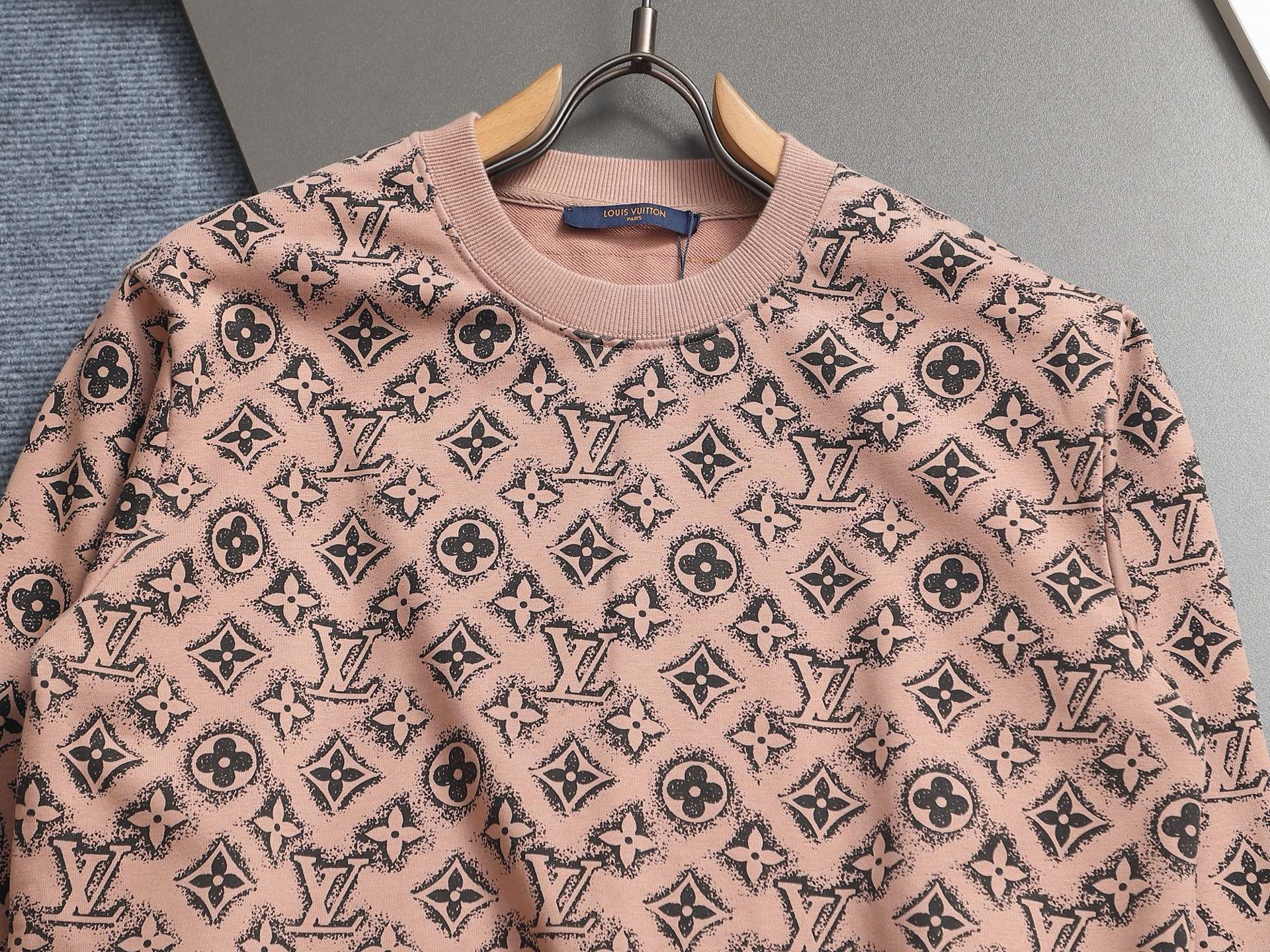 LuxluxHouse Best Quality Clothes T-shirt Louis Vuitton