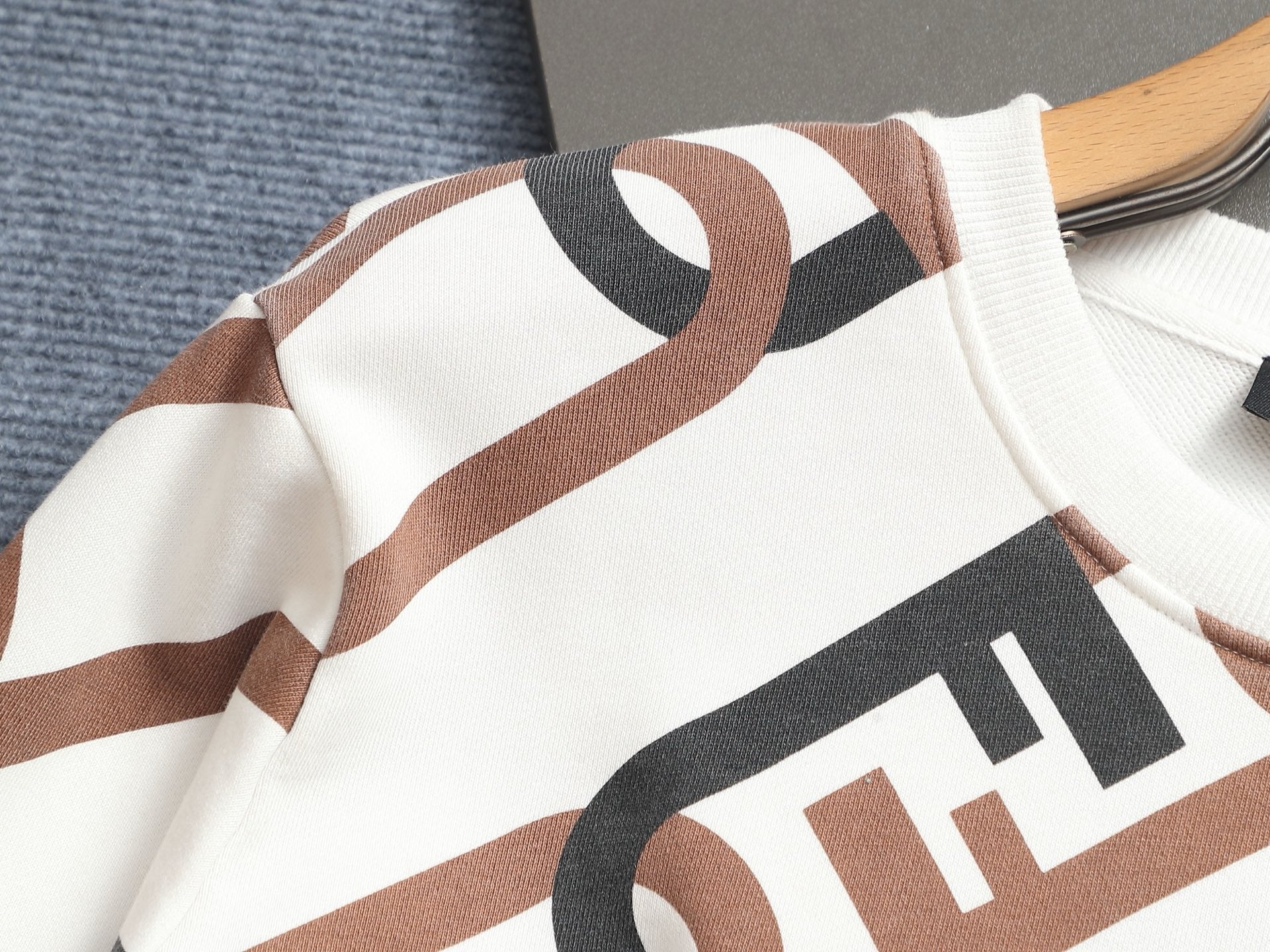 LuxluxHouse Best Quality Clothes Fendi T-shirt