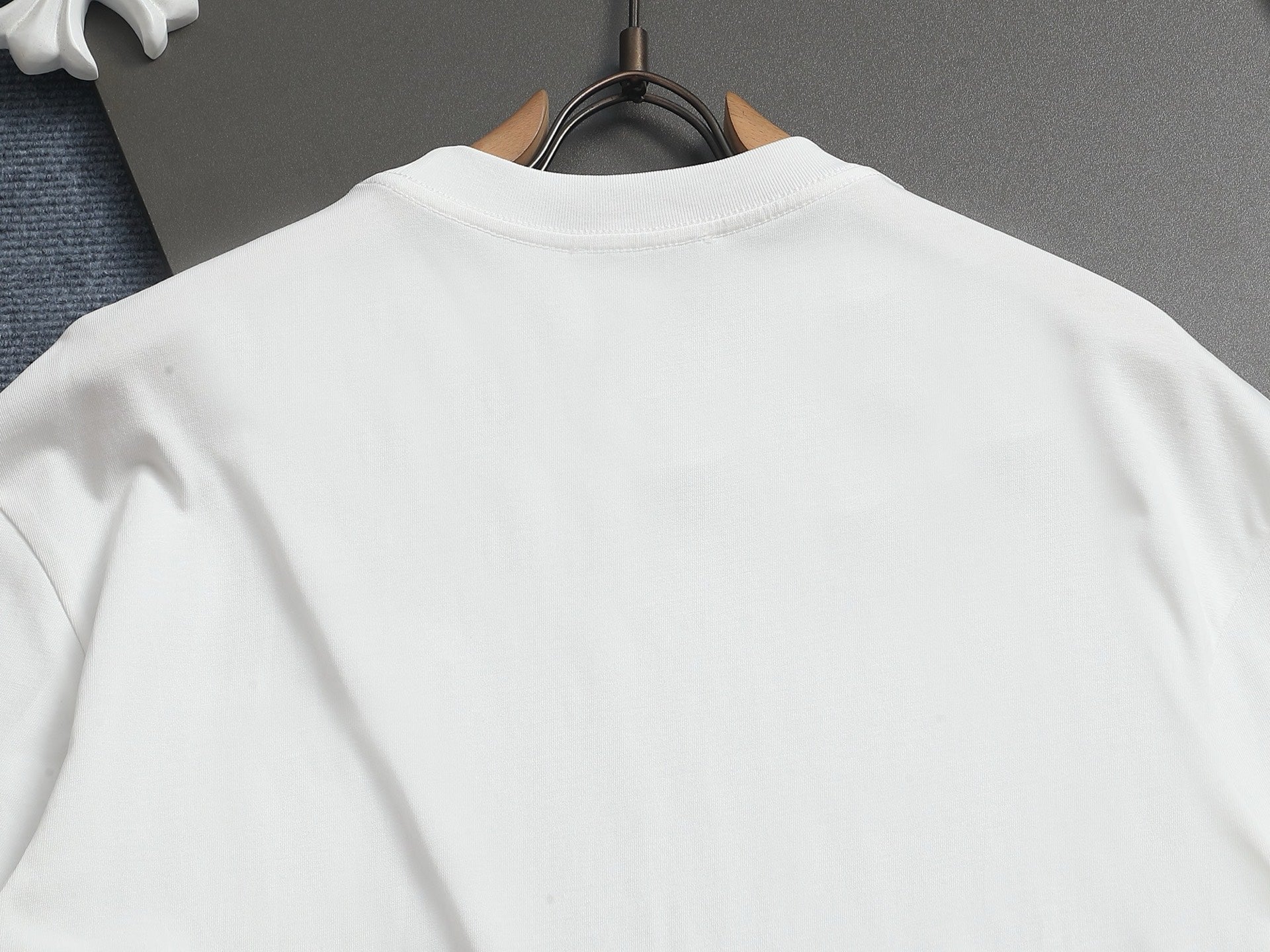 LuxluxHouse Best Quality Clothes T-shirt Loewe
