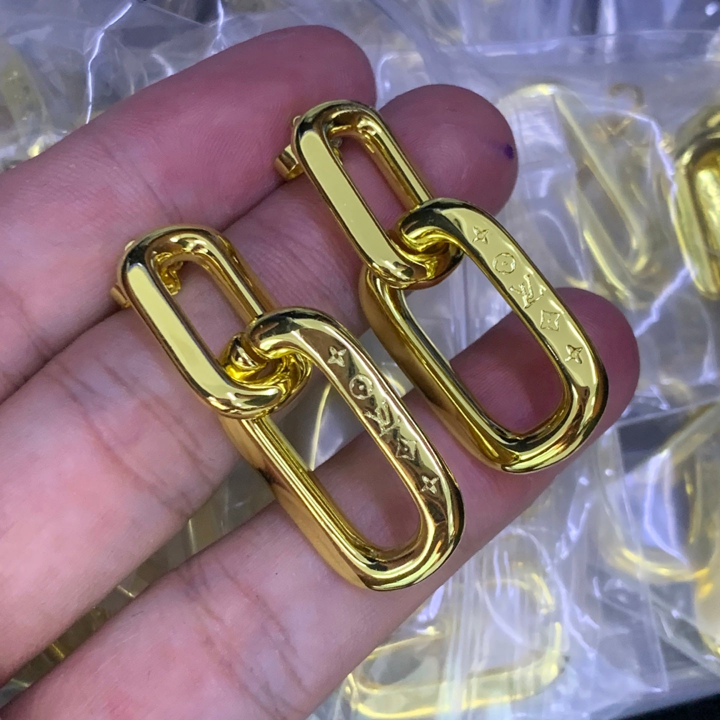 LuxluxHouse Low Price And High Quality Accessories Louis Vuitton