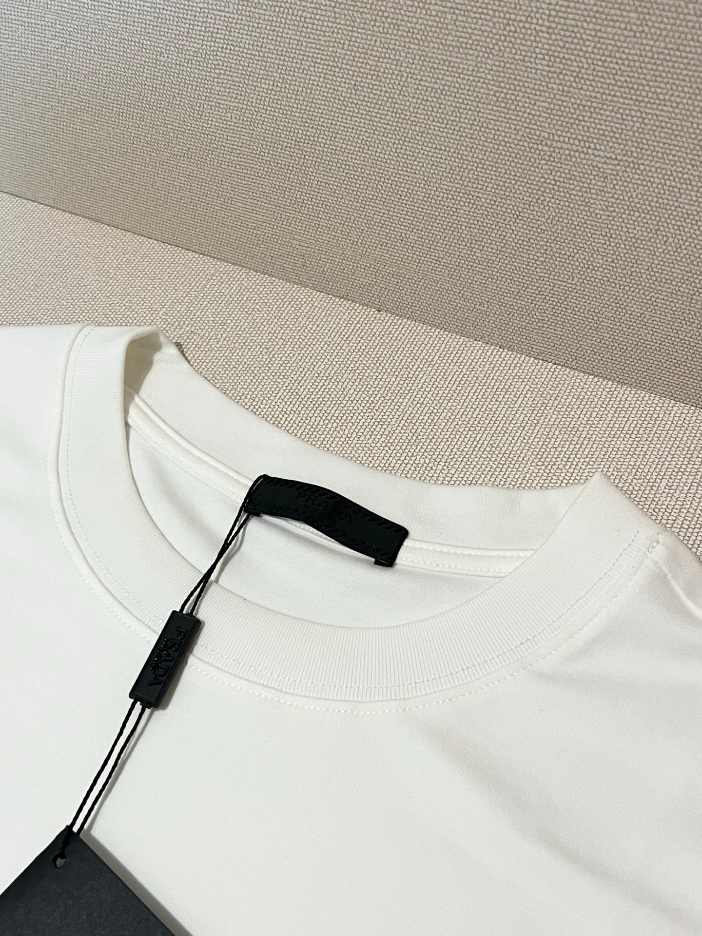 LuxluxHouse Best Quality Clothes T-shirt Prada