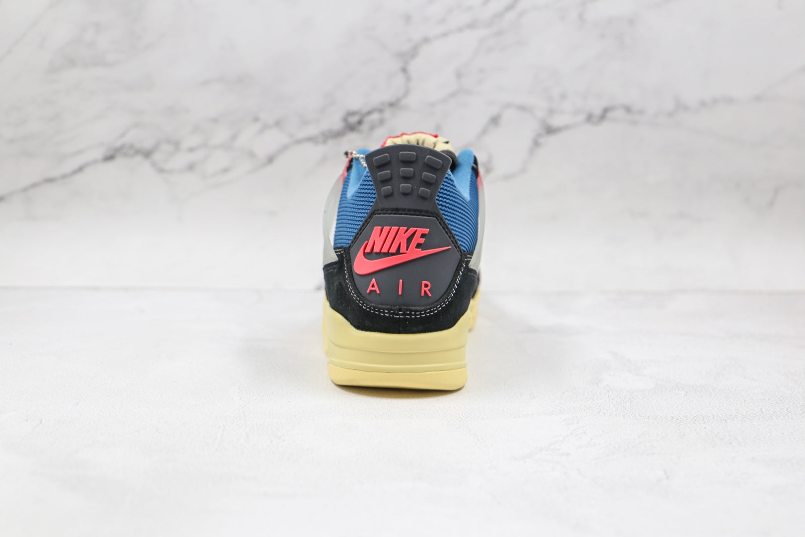 i8 Batch-Union LA × Air Jordan 4 “Off noir”