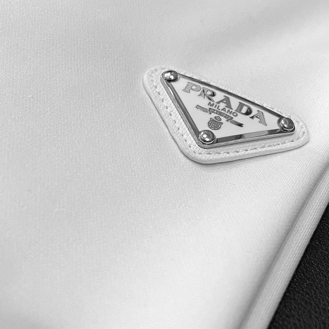 LuxluxHouse Best Quality Clothes T-shirt Prada