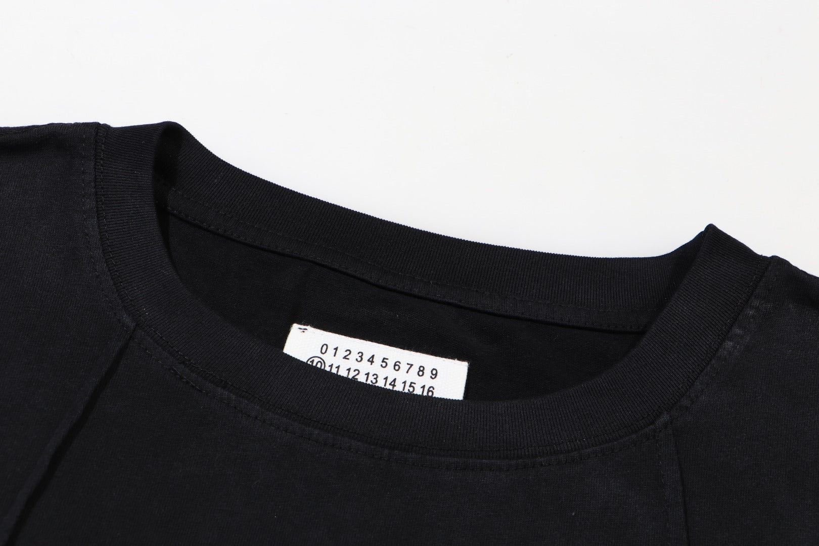 LuxluxHouse Best Quality Clothes T-shirt Chanel & Maison Margiela