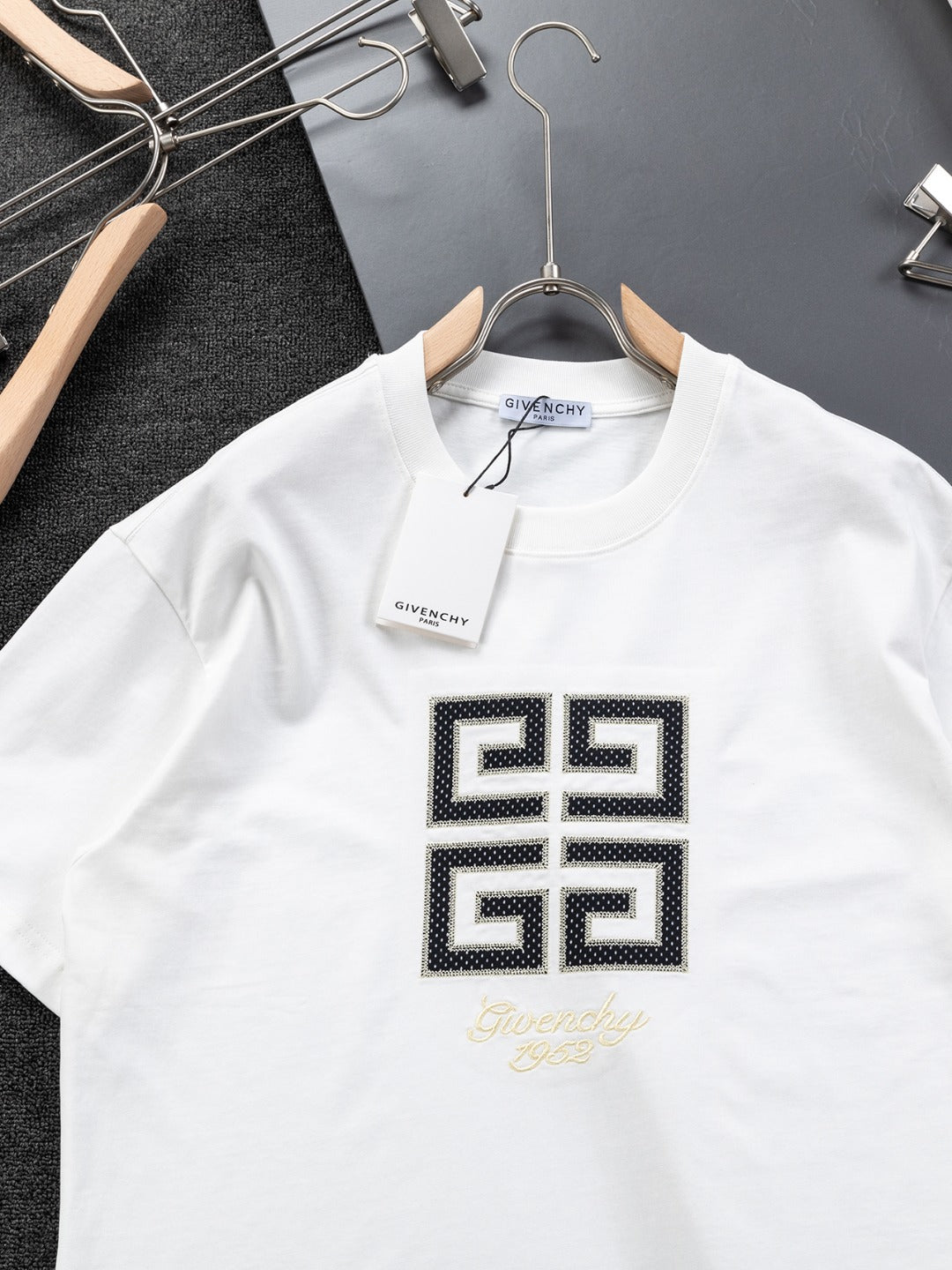 LuxluxHouse Best Quality Clothes Givenchy T-shirt