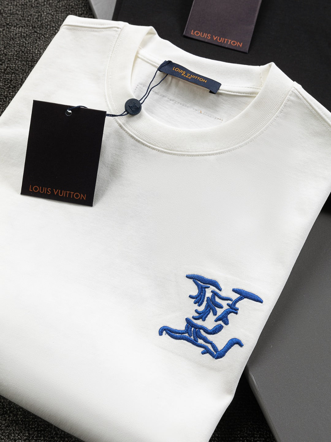 LuxluxHouse Best Quality Clothes T-shirt Louis Vuitton
