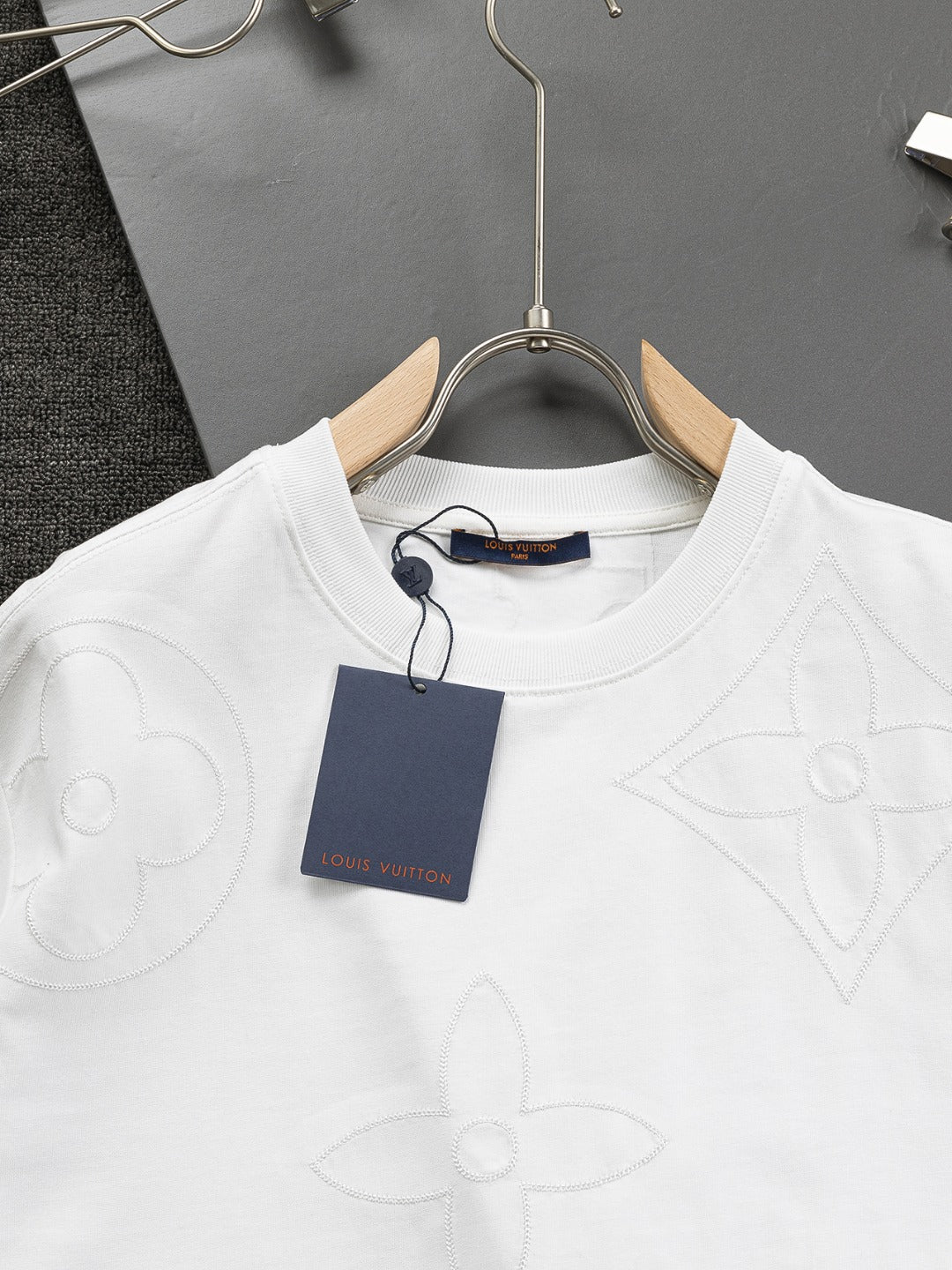 LuxluxHouse Best Quality Clothes T-shirt Louis Vuitton