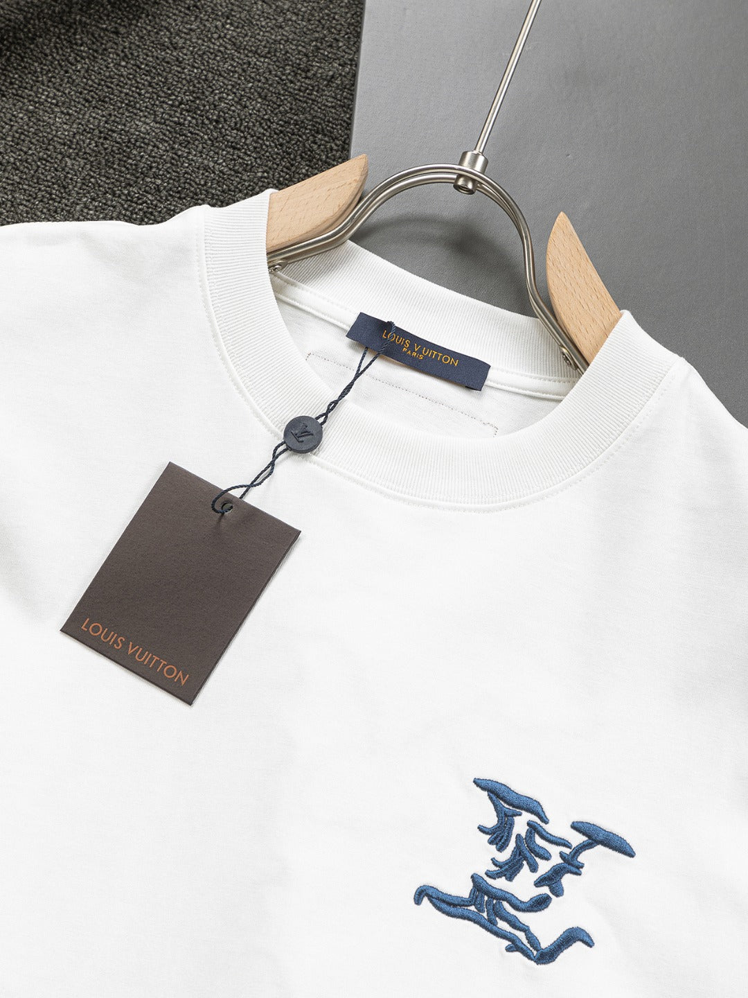 LuxluxHouse Best Quality Clothes T-shirt Louis Vuitton