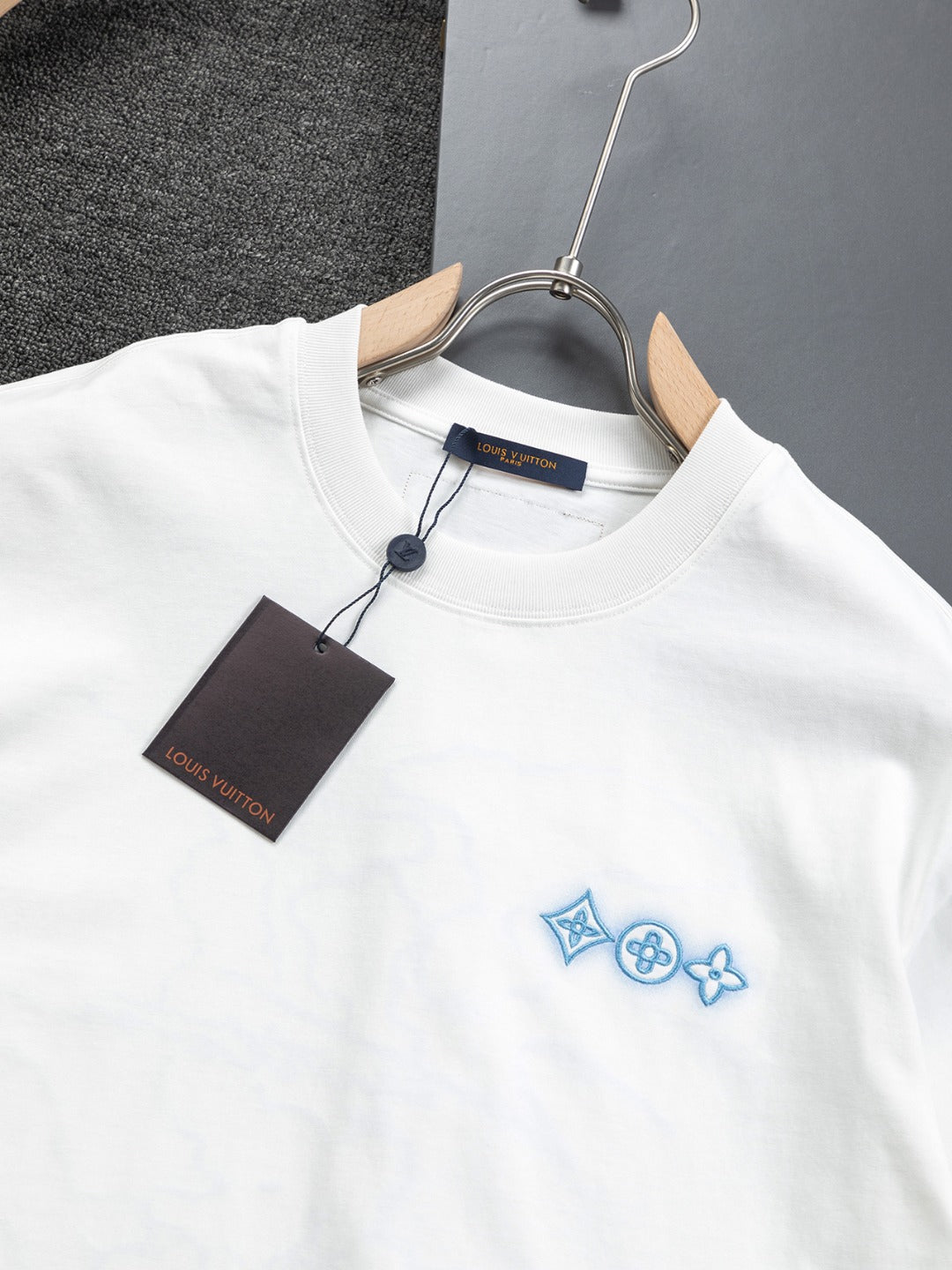 LuxluxHouse Best Quality Clothes T-shirt Louis Vuitton