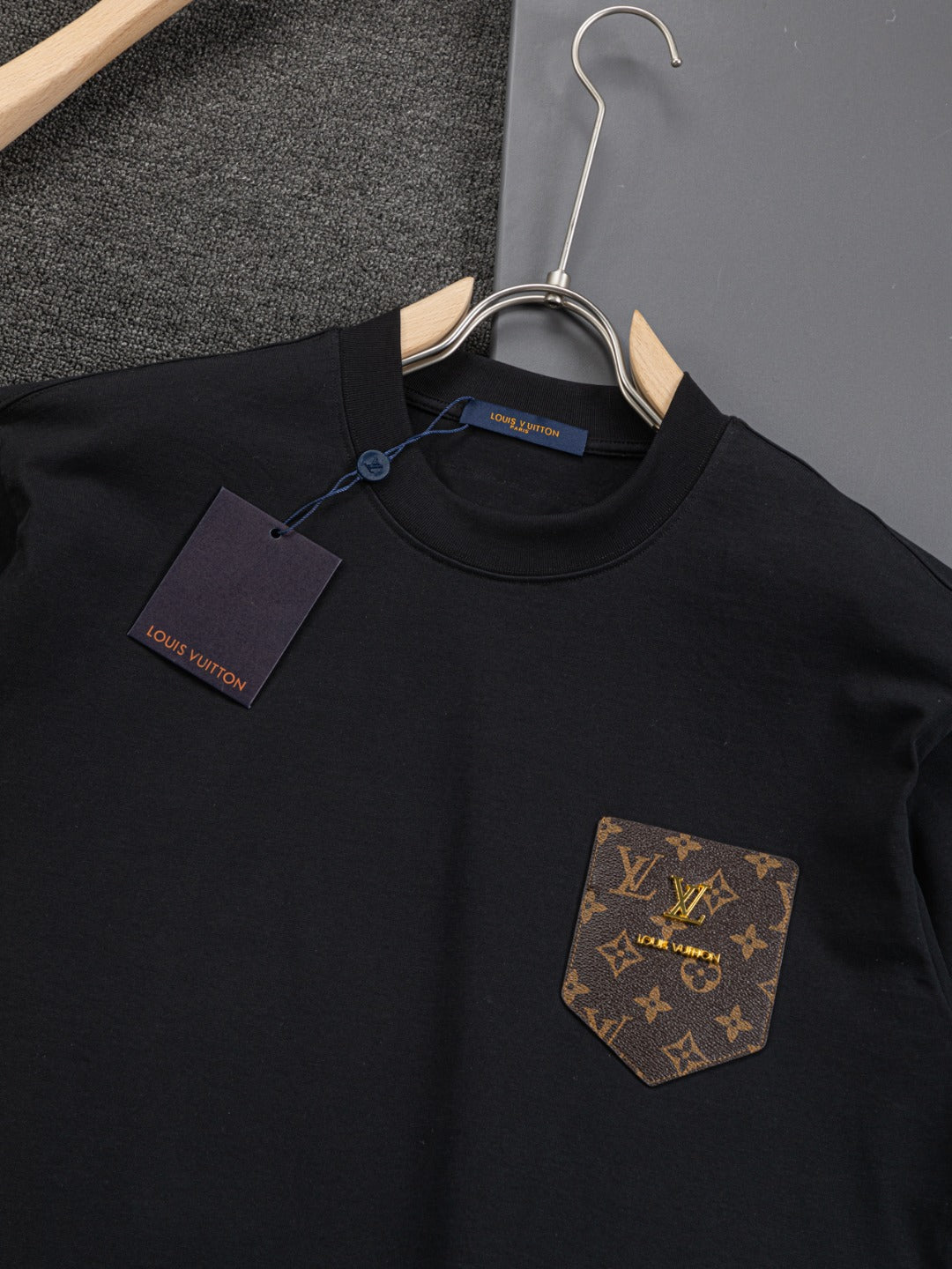 LuxluxHouse Best Quality Clothes T-shirt Louis Vuitton