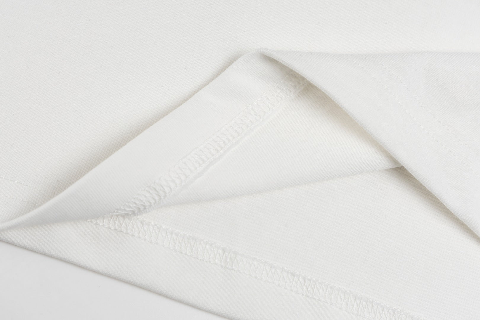 LuxluxHouse Best Quality Clothes T-shirt Chanel & Maison Margiela