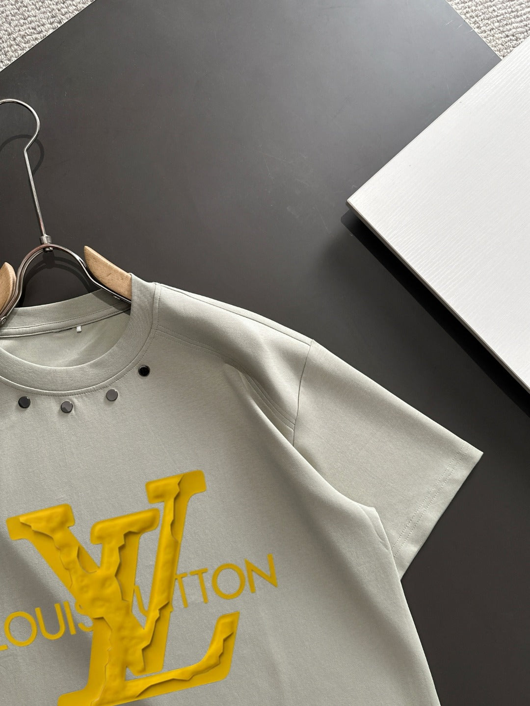 LuxluxHouse Best Quality Clothes T-shirt Louis Vuitton