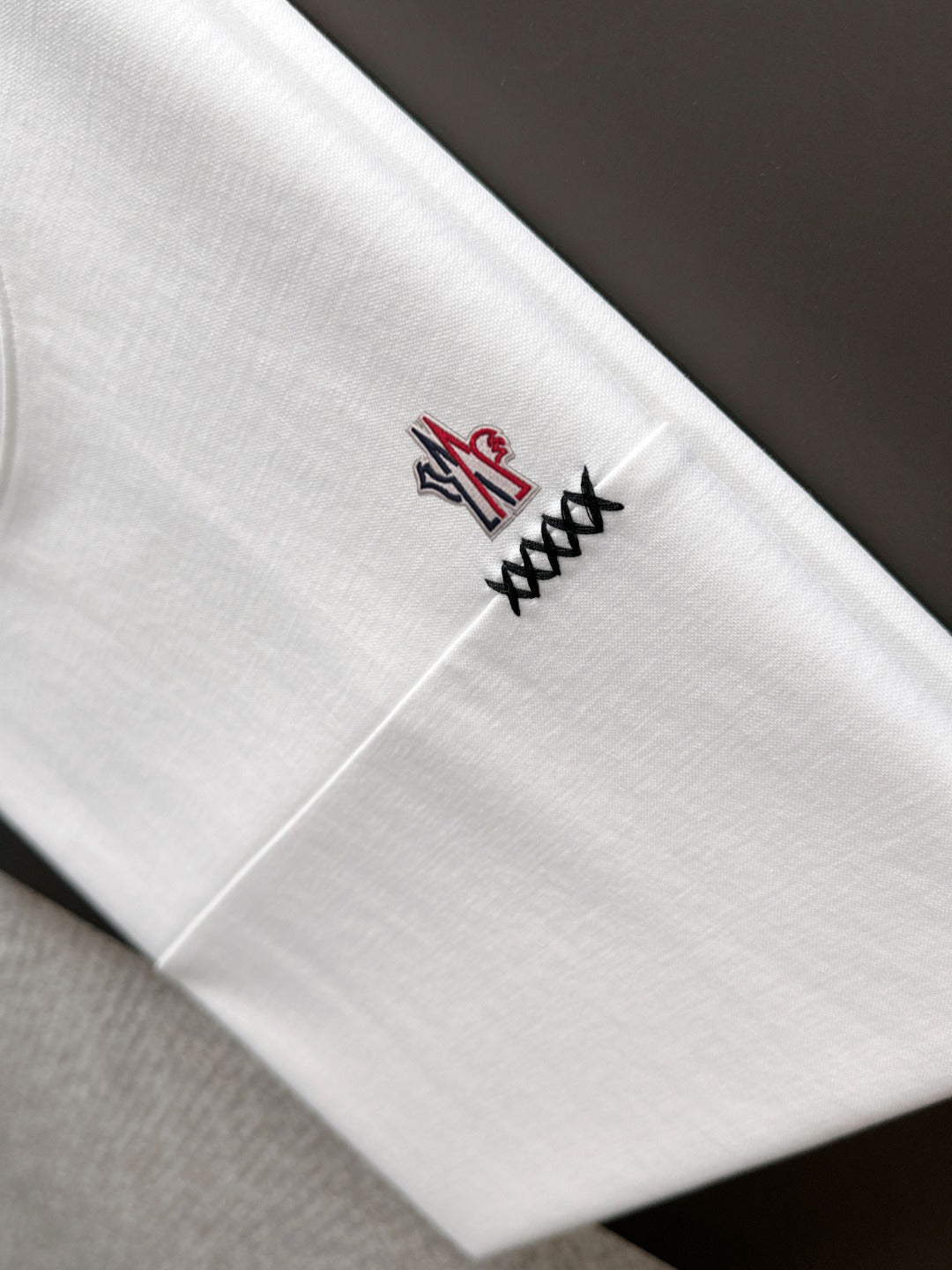 LuxluxHouse Best Quality Clothes T-shirt Moncler