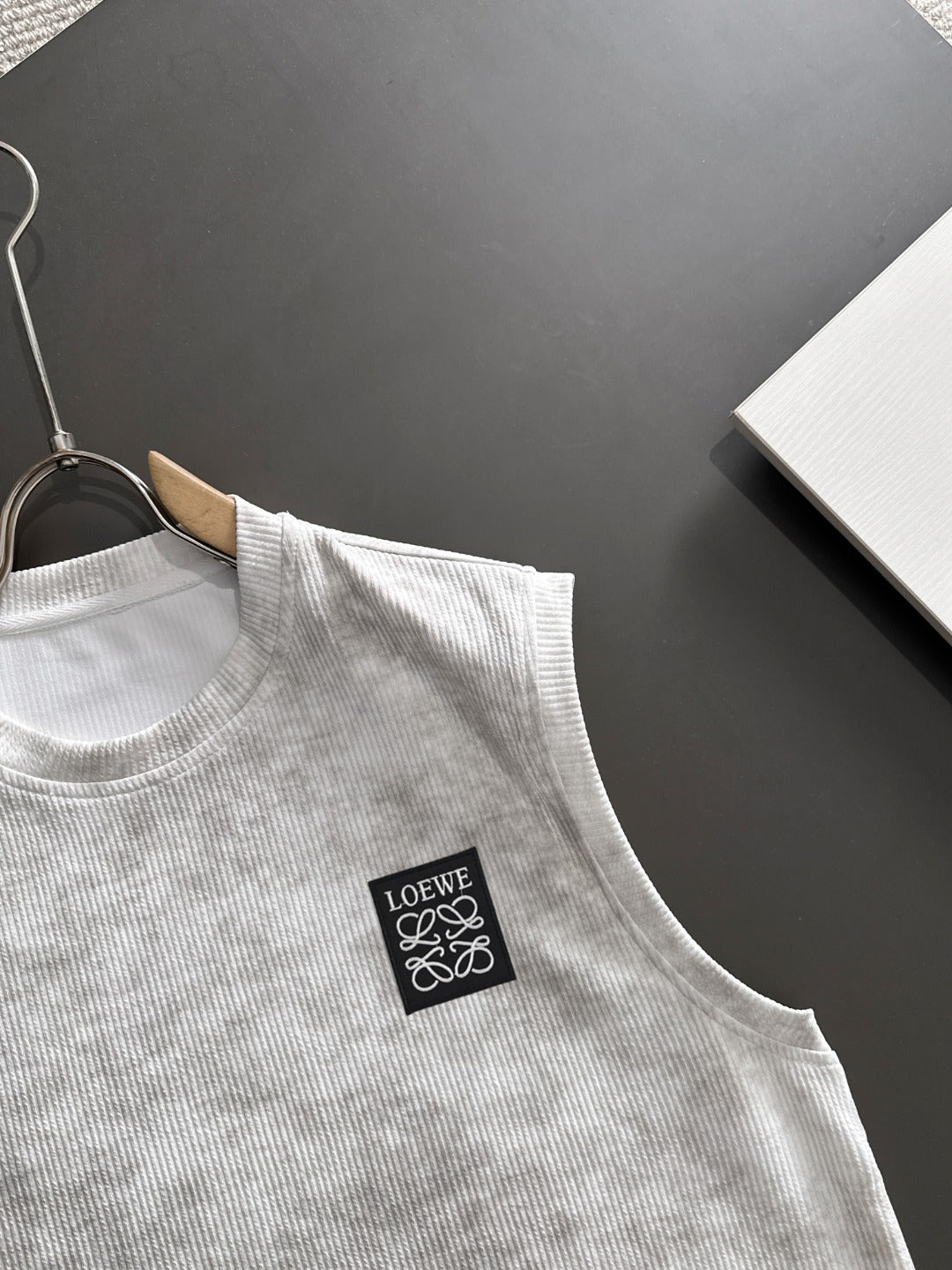 LuxluxHouse Best Quality Clothes T-shirt Loewe