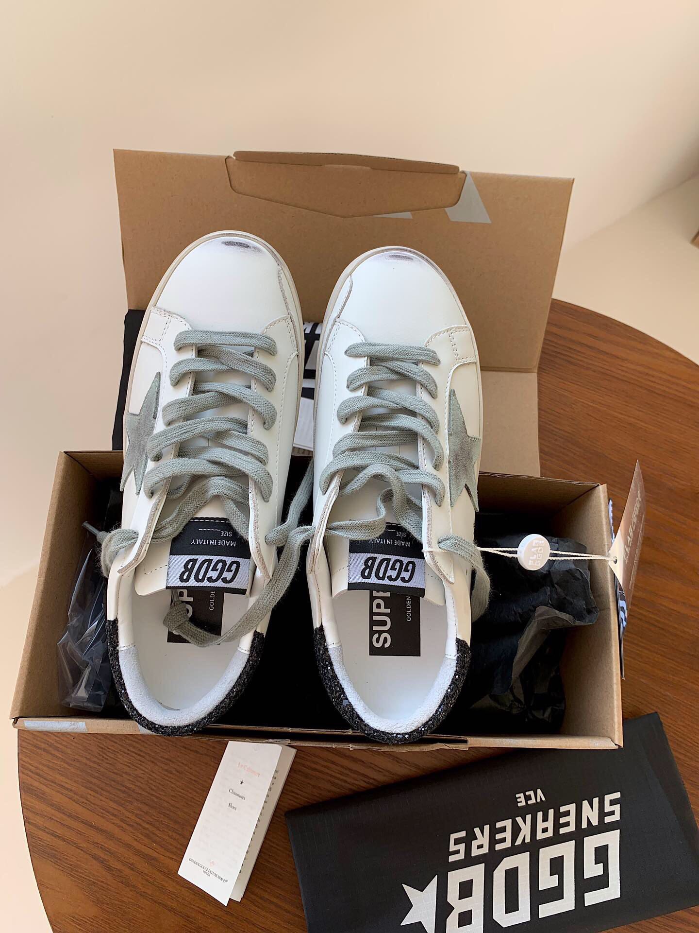 LuxluxHouse Best Quality Shoes Golden Goose