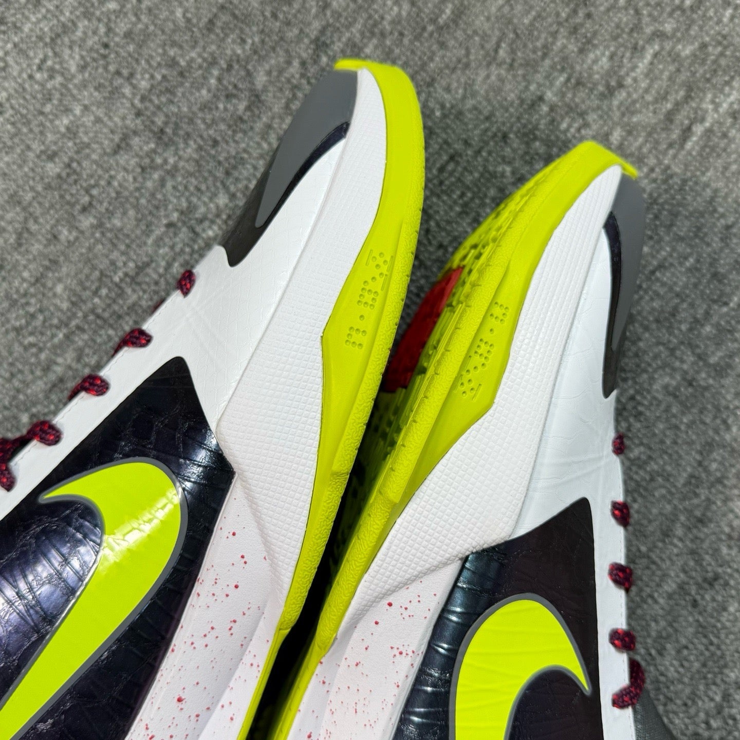 Star Batch-Nike Zoom Kobe 5 Protro “Joker（Chaos）”