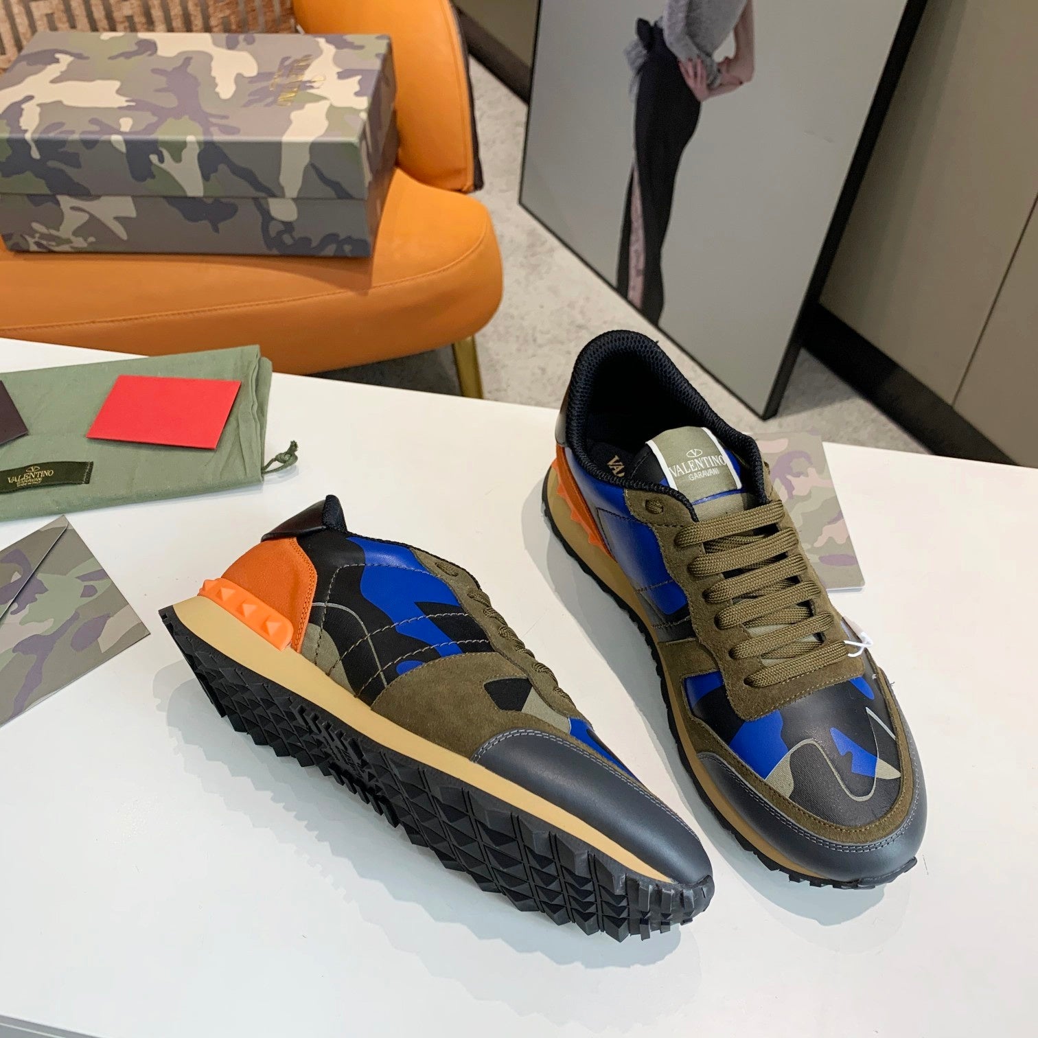 LuxluxHouse Best Quality Shoes Valentino