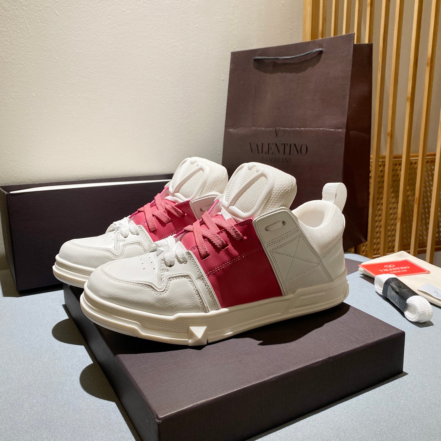 LuxluxHouse Best Quality Shoes Valentino