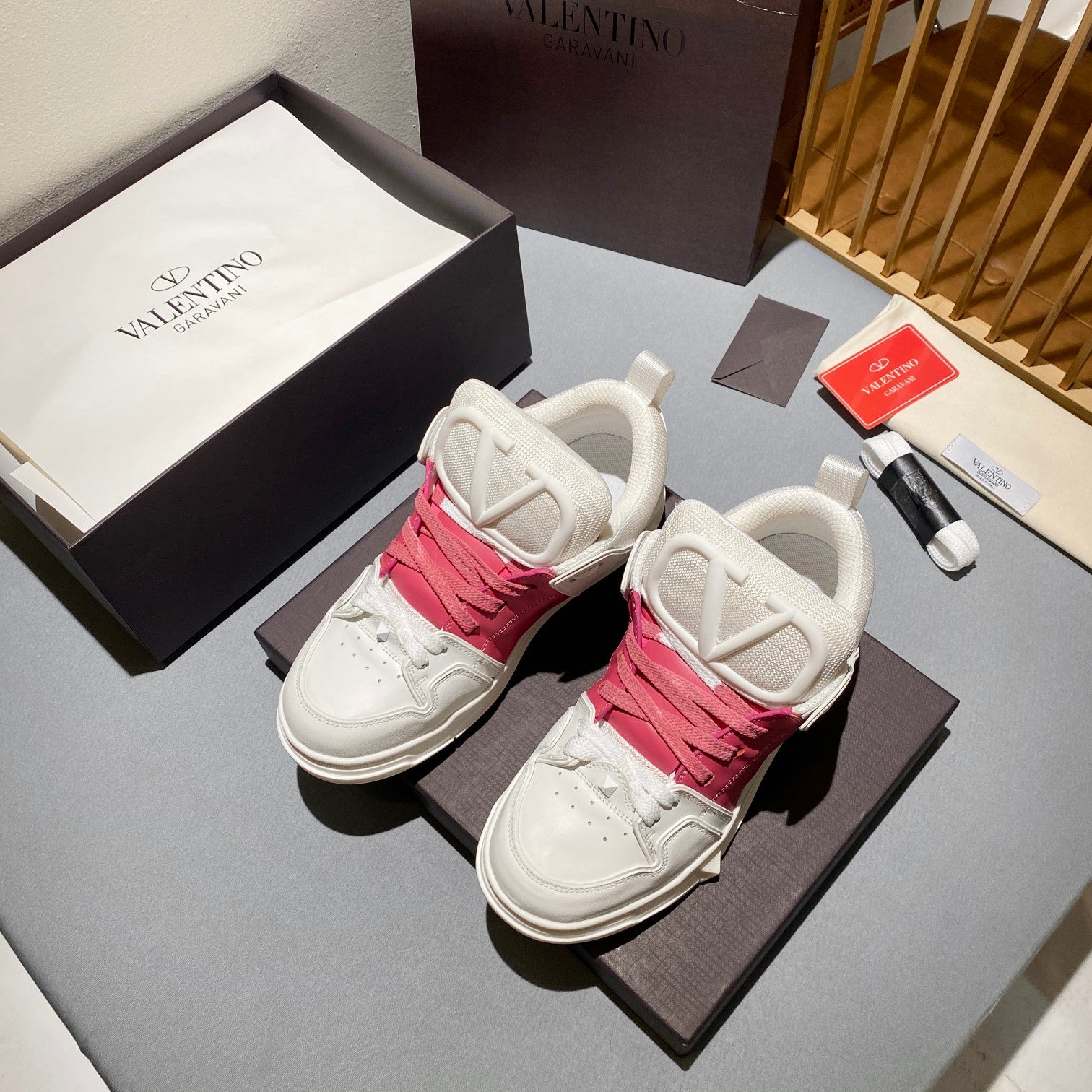 LuxluxHouse Best Quality Shoes Valentino