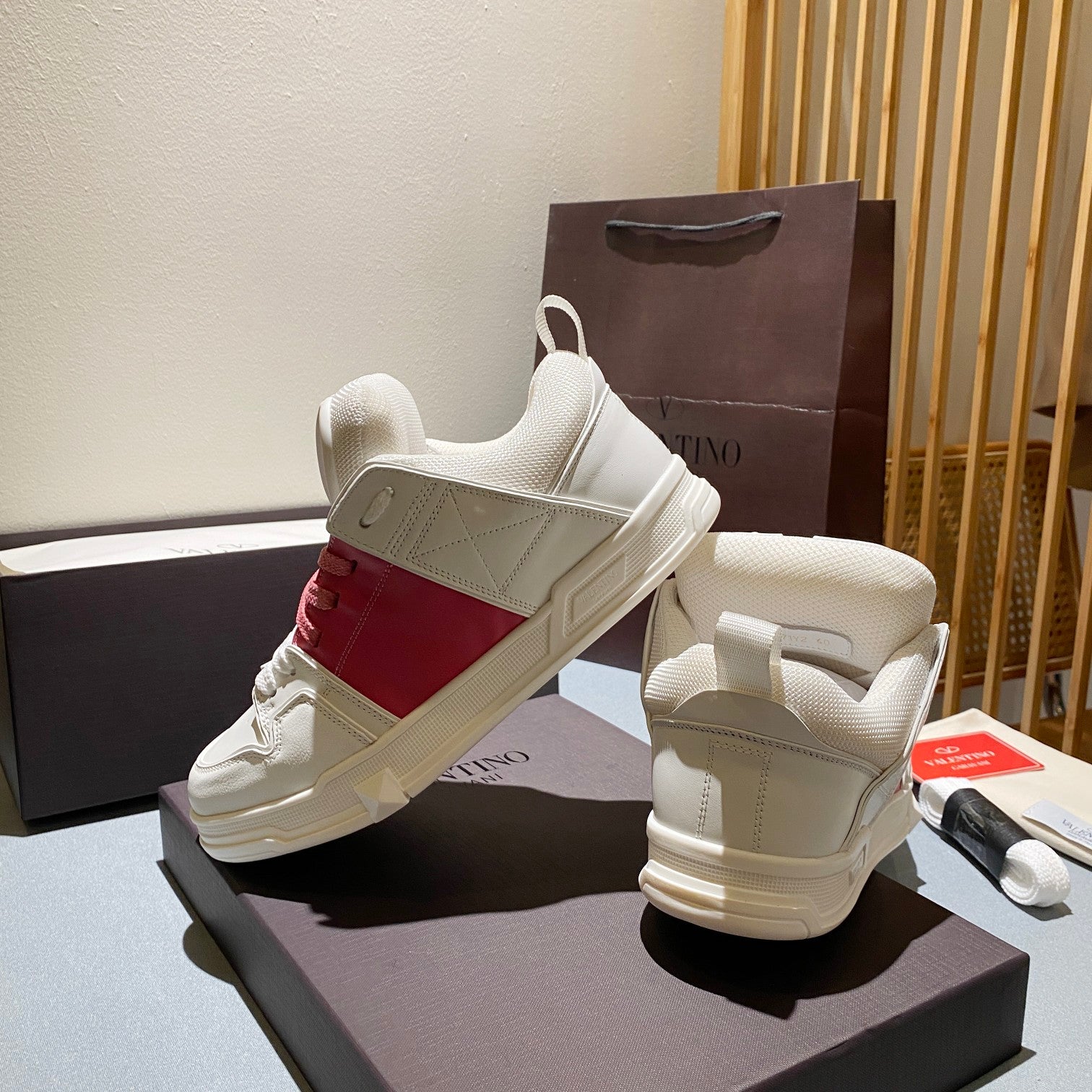 LuxluxHouse Best Quality Shoes Valentino