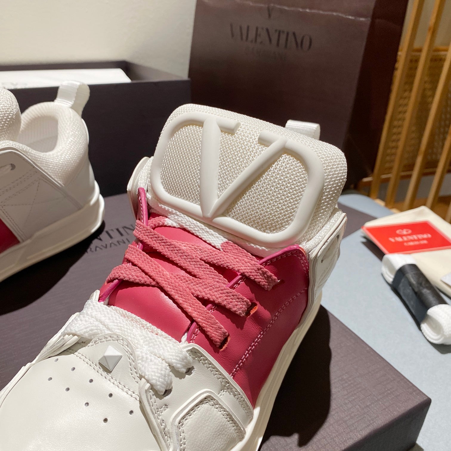 LuxluxHouse Best Quality Shoes Valentino