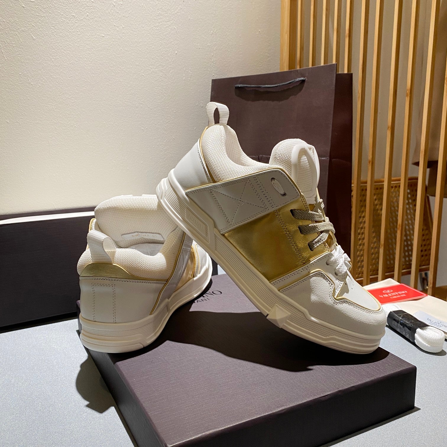 LuxluxHouse Best Quality Shoes Valentino