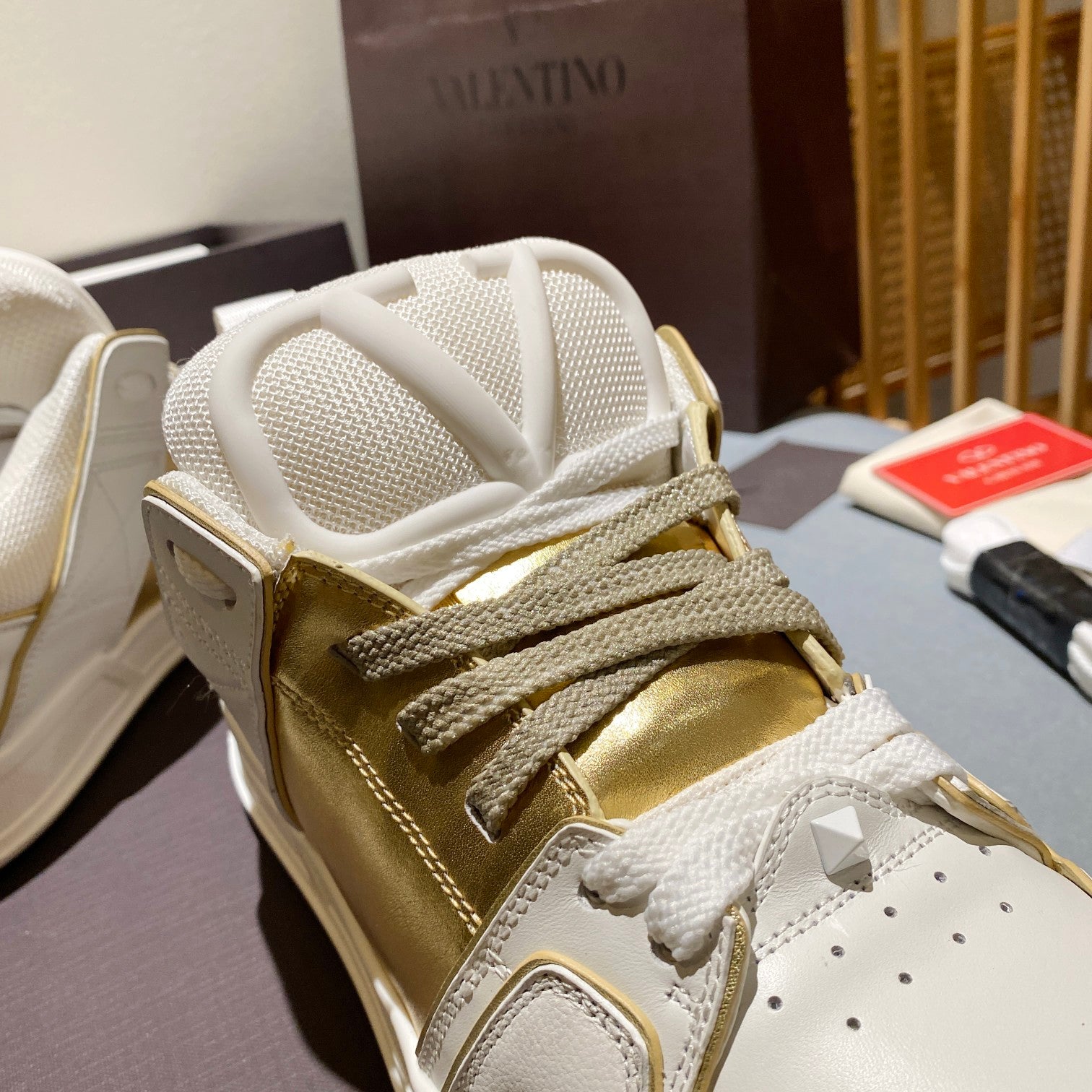 LuxluxHouse Best Quality Shoes Valentino