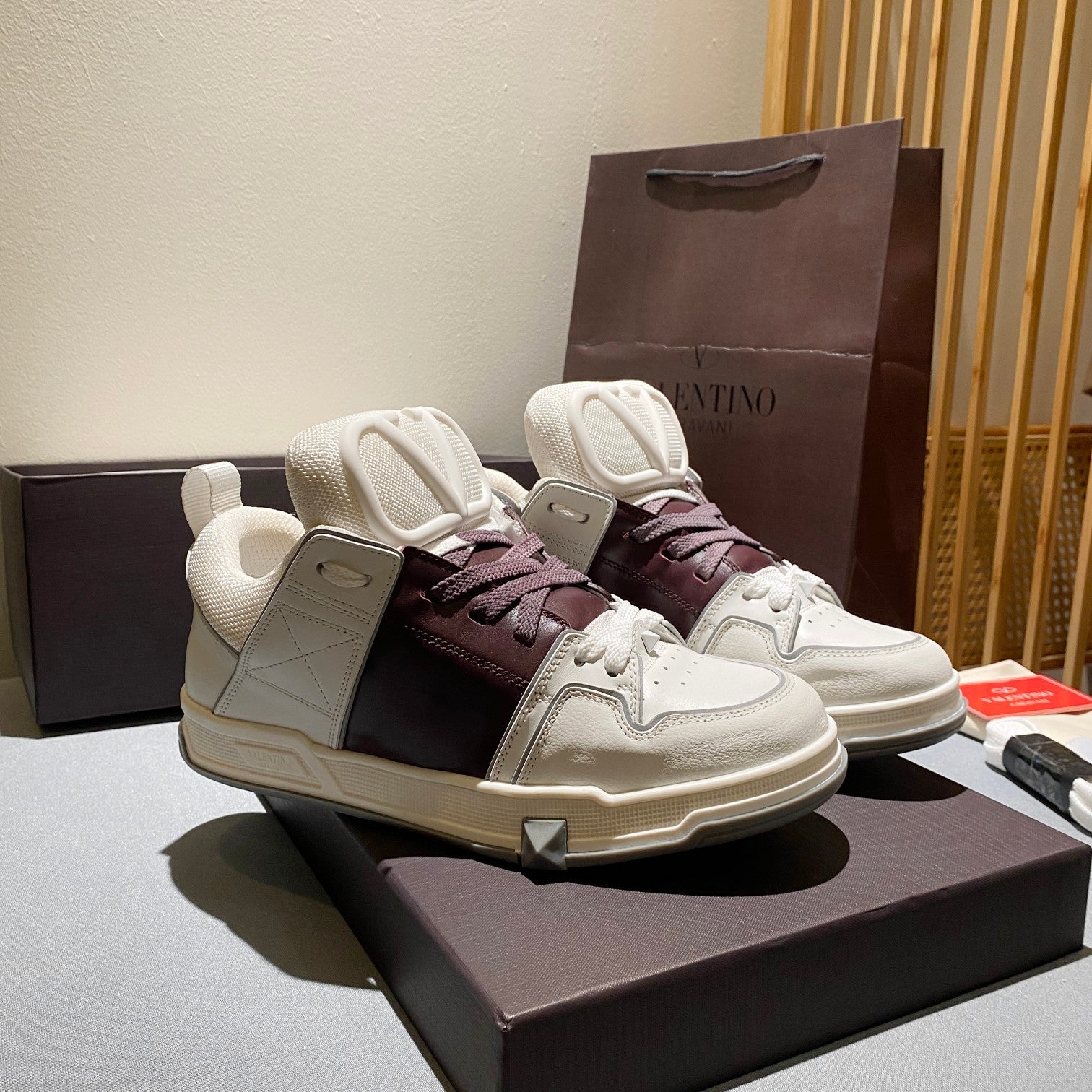 LuxluxHouse Best Quality Shoes Valentino