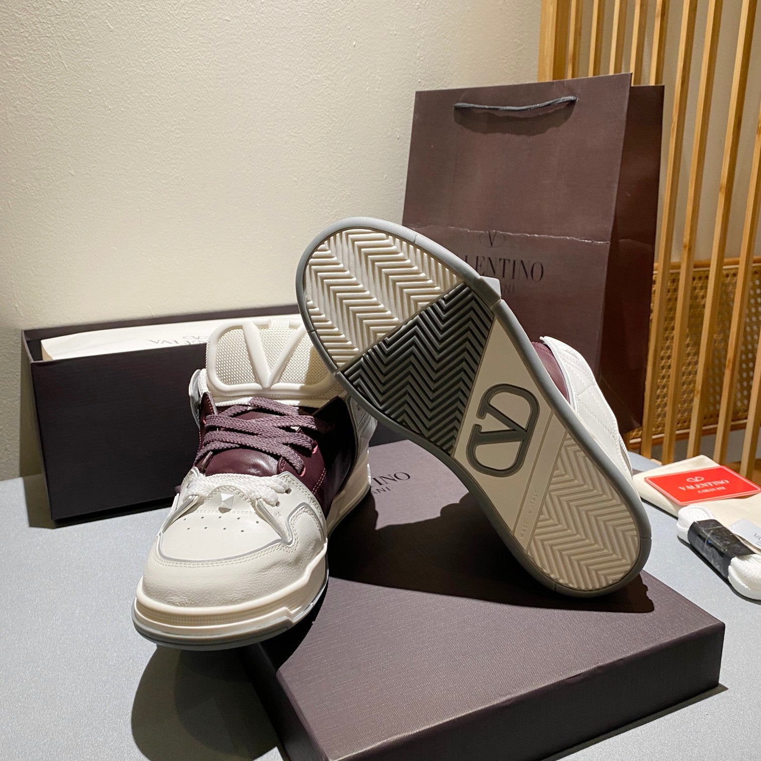 LuxluxHouse Best Quality Shoes Valentino