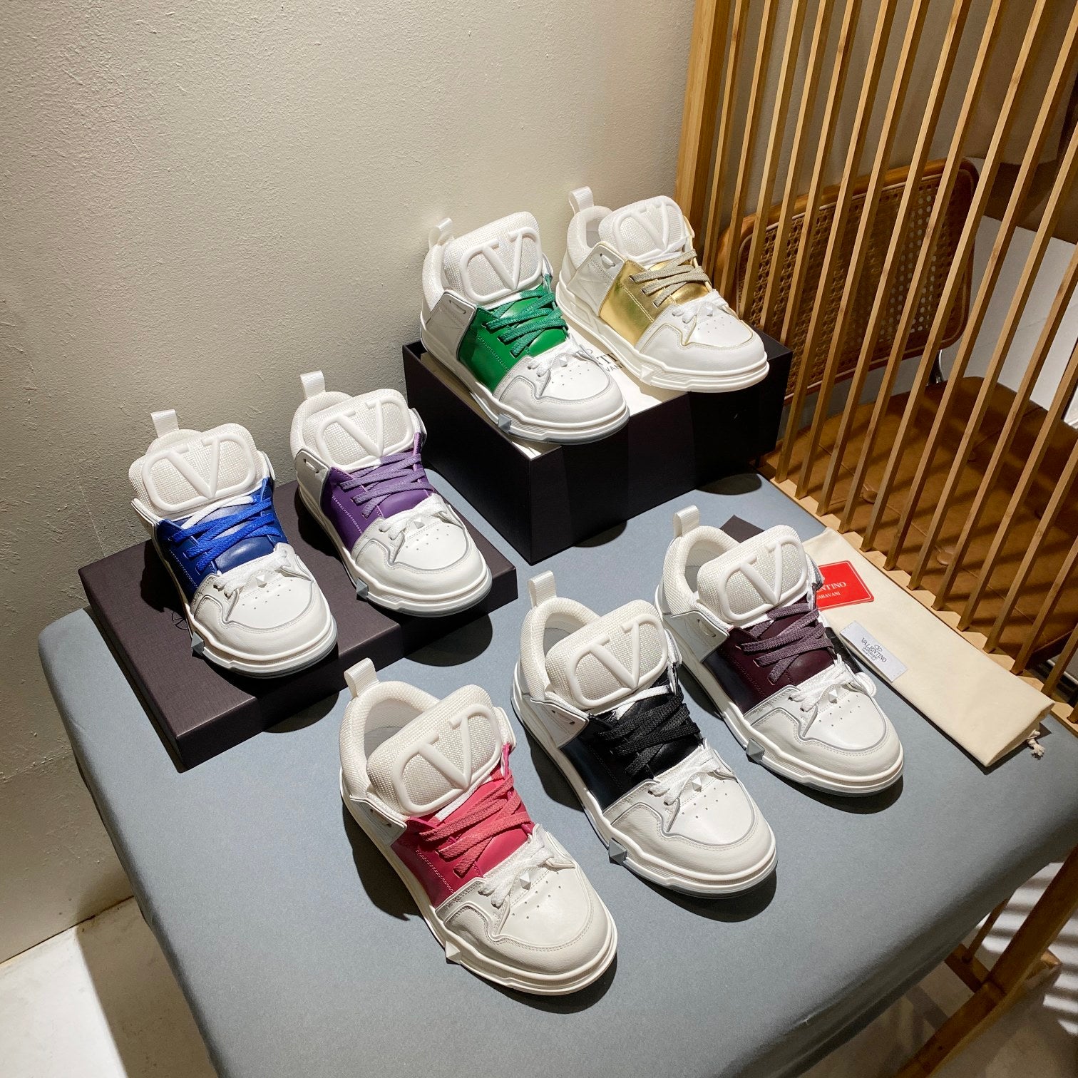 LuxluxHouse Best Quality Shoes Valentino