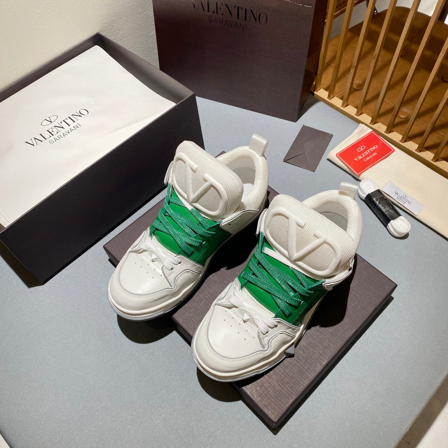 LuxluxHouse Best Quality Shoes Valentino