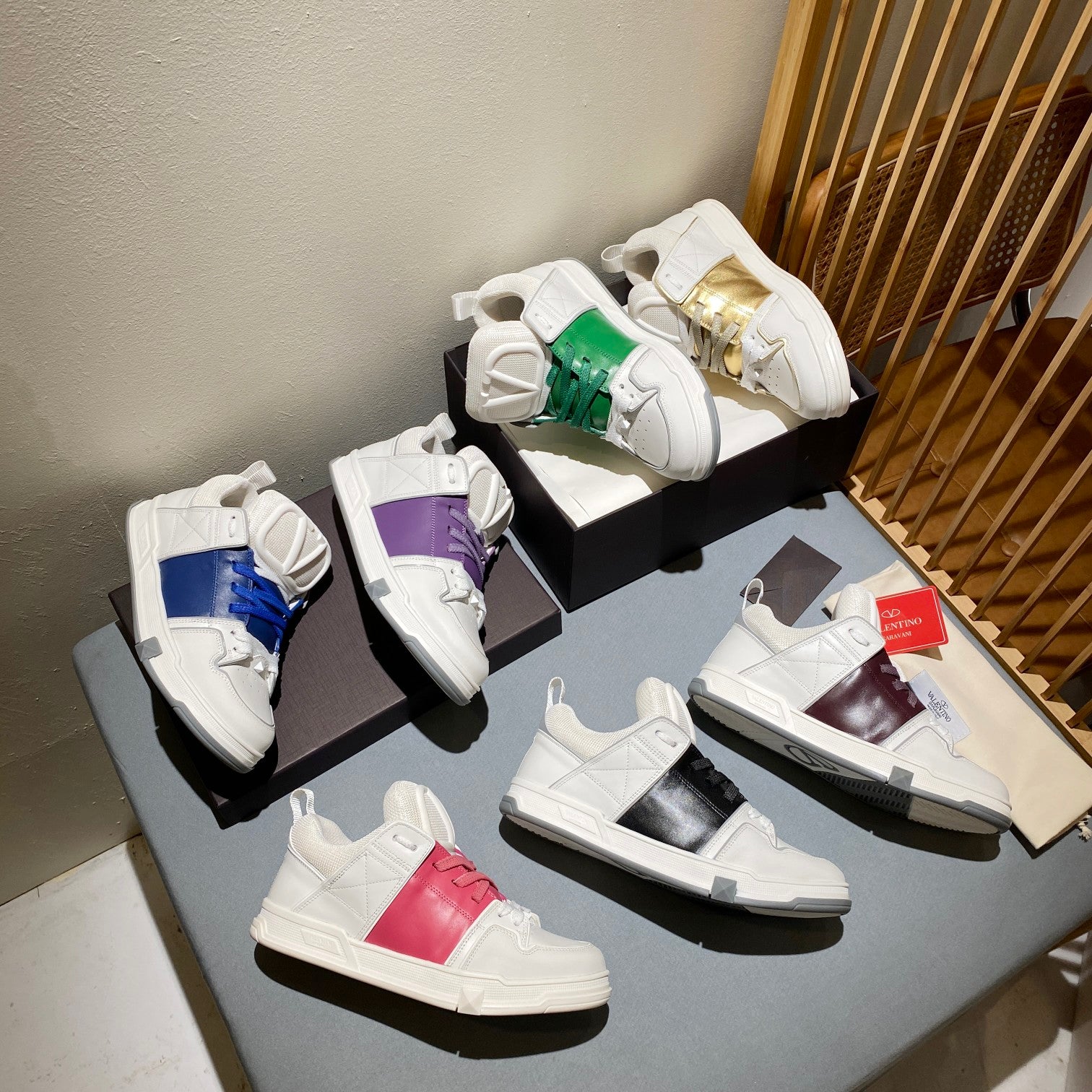 LuxluxHouse Best Quality Shoes Valentino