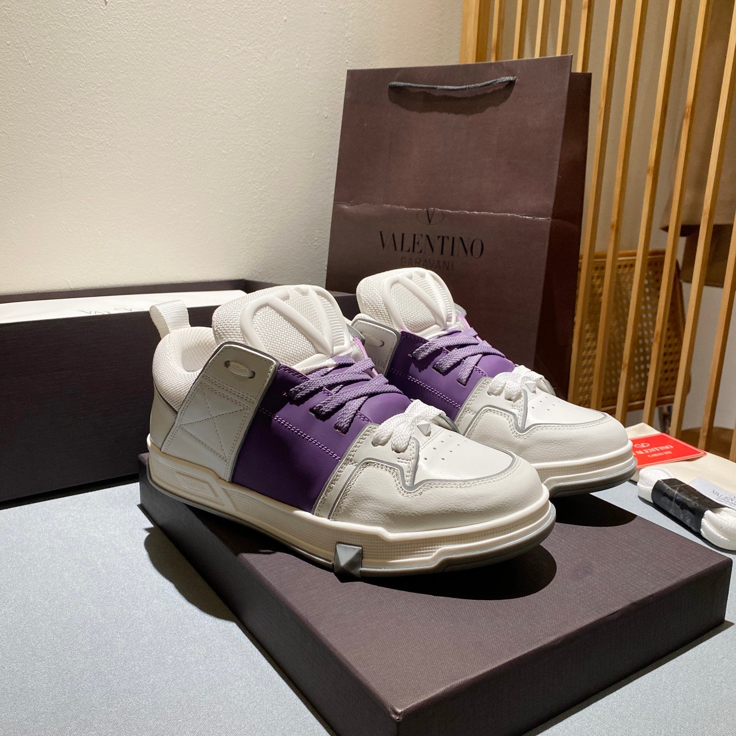 LuxluxHouse Best Quality Shoes Valentino