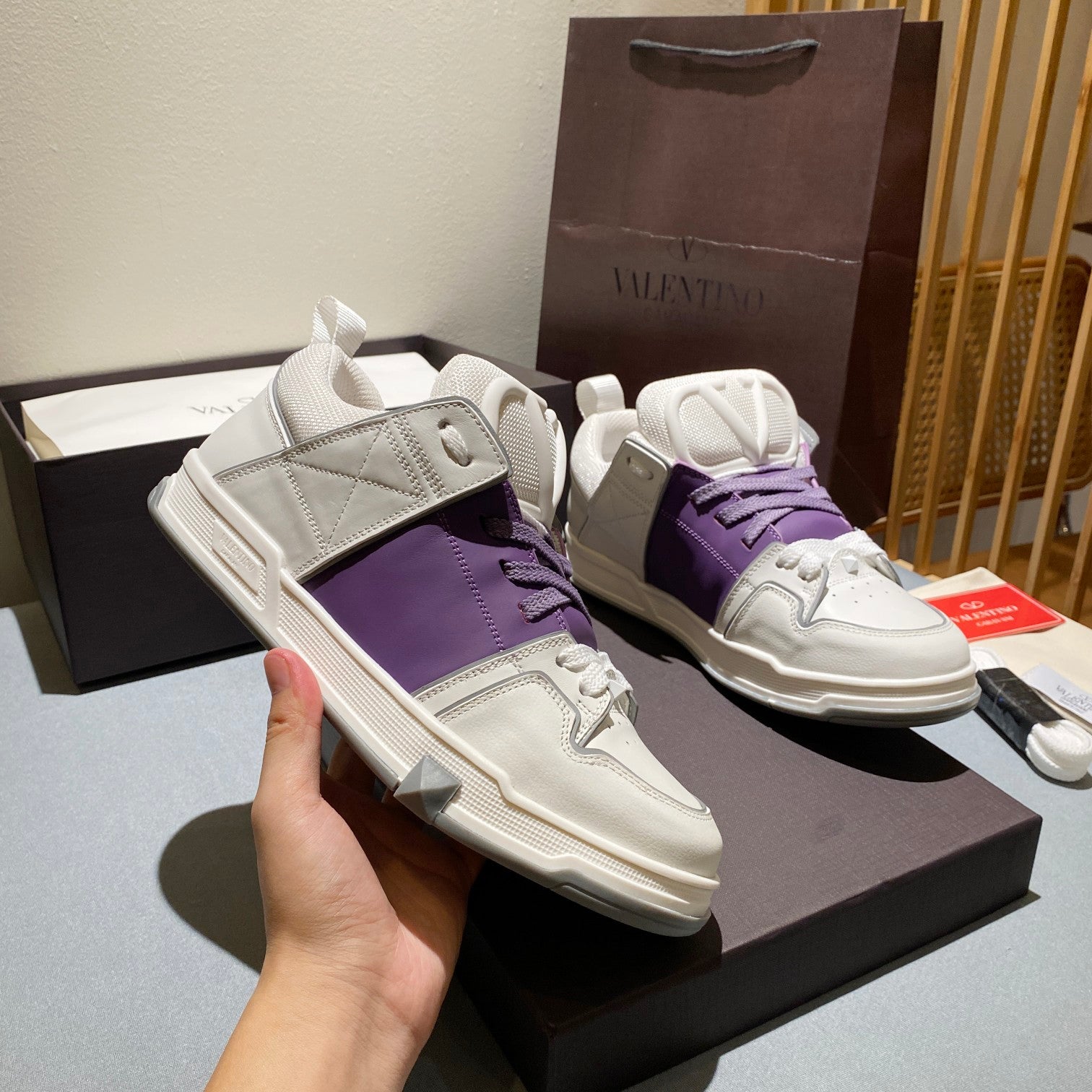 LuxluxHouse Best Quality Shoes Valentino