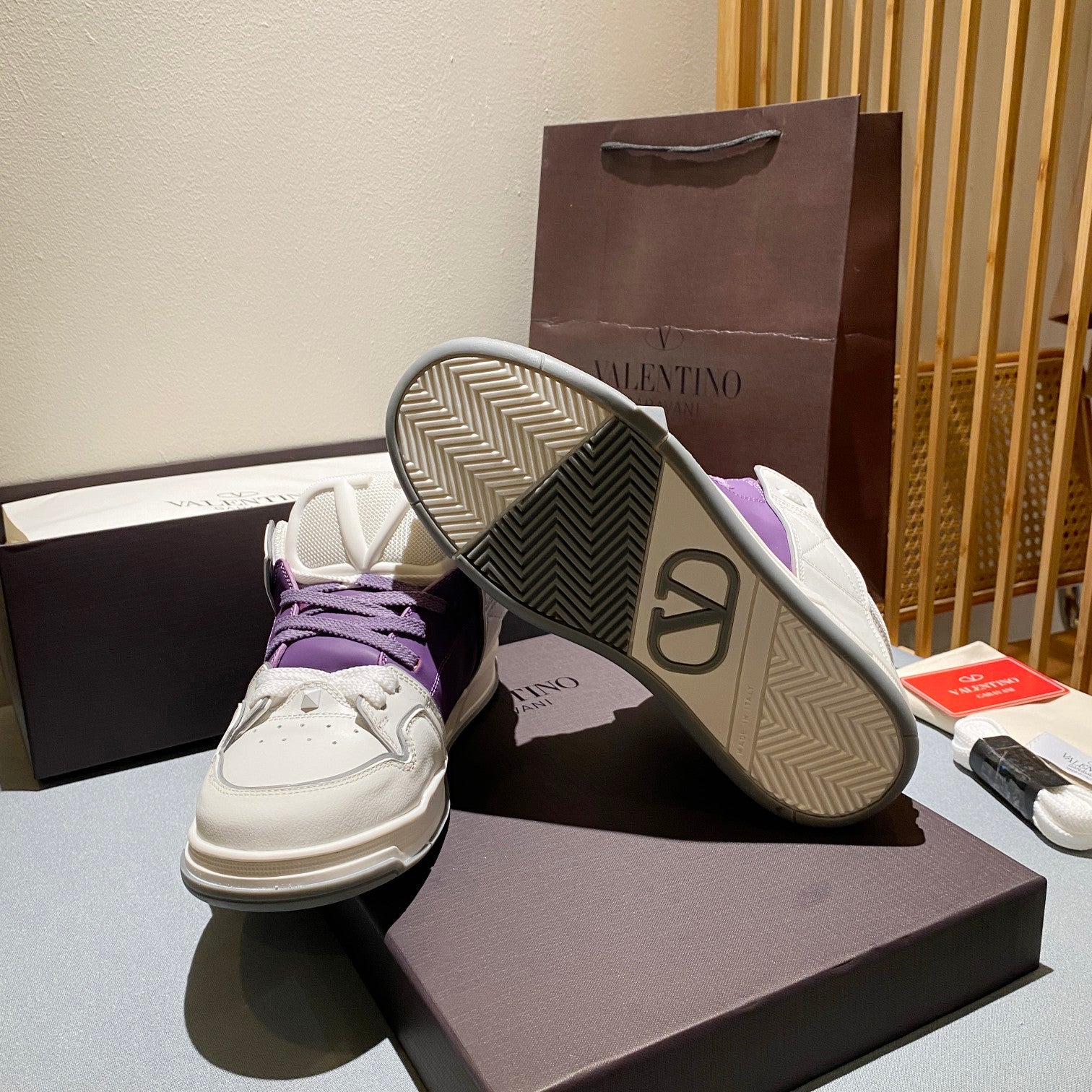 LuxluxHouse Best Quality Shoes Valentino