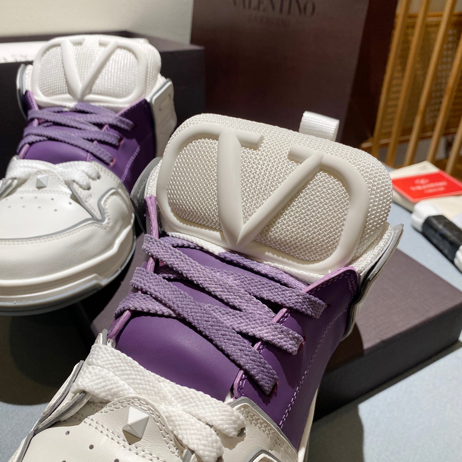 LuxluxHouse Best Quality Shoes Valentino