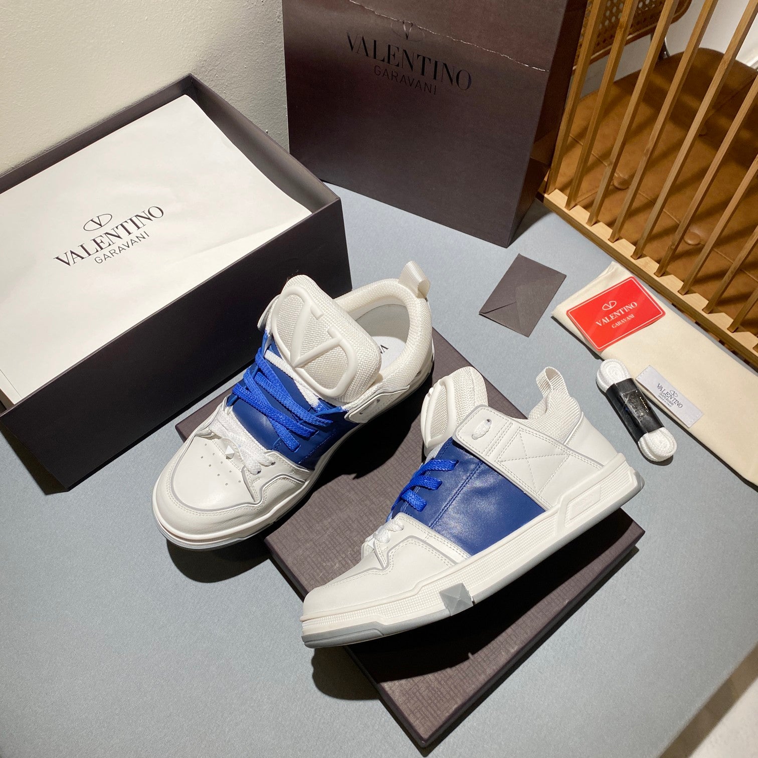 LuxluxHouse Best Quality Shoes Valentino