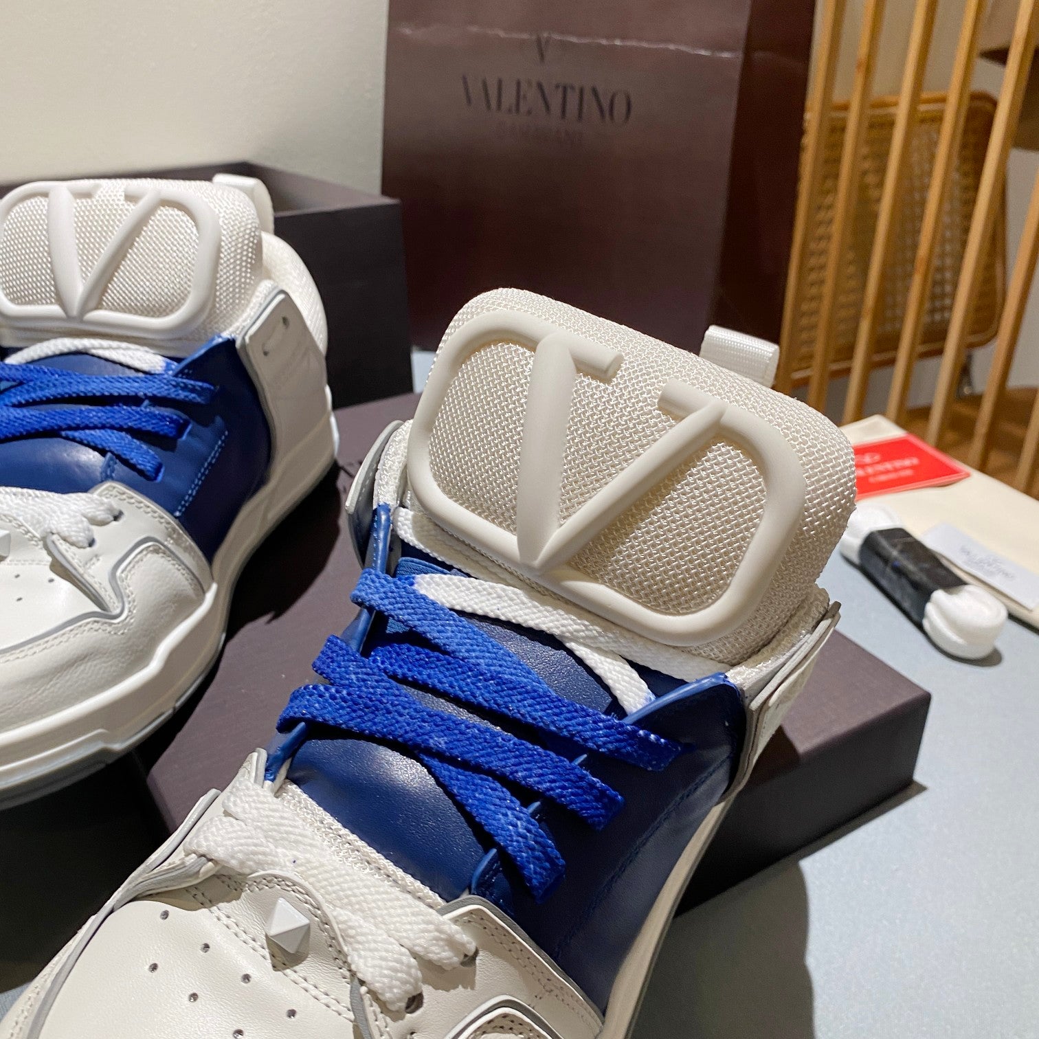 LuxluxHouse Best Quality Shoes Valentino