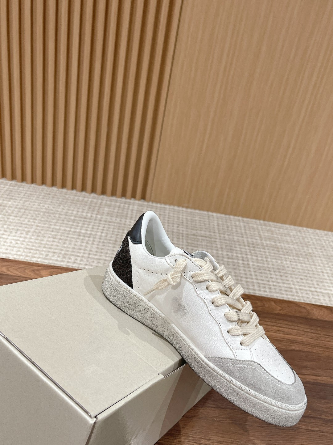 LuxluxHouse Best Quality Shoes Golden Goose