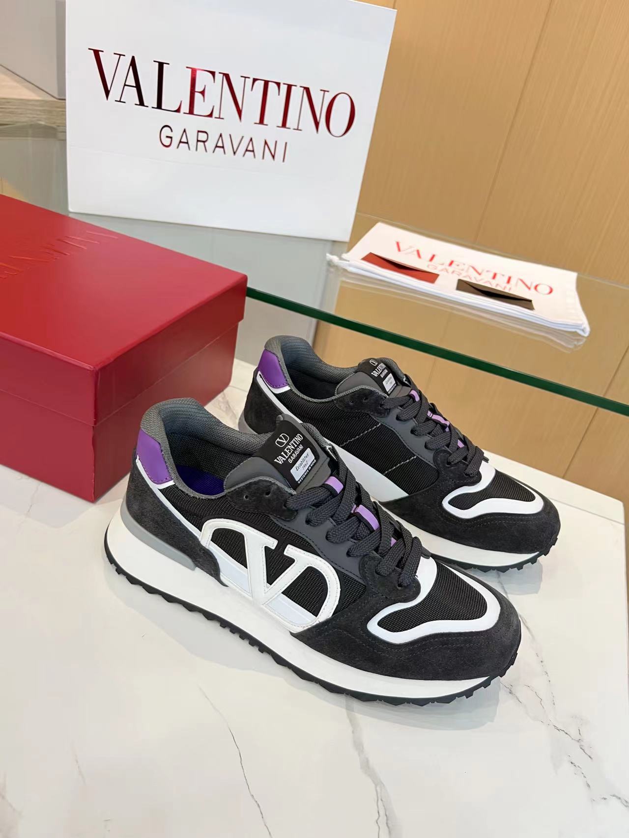 LuxluxHouse Best Quality Shoes Valentino
