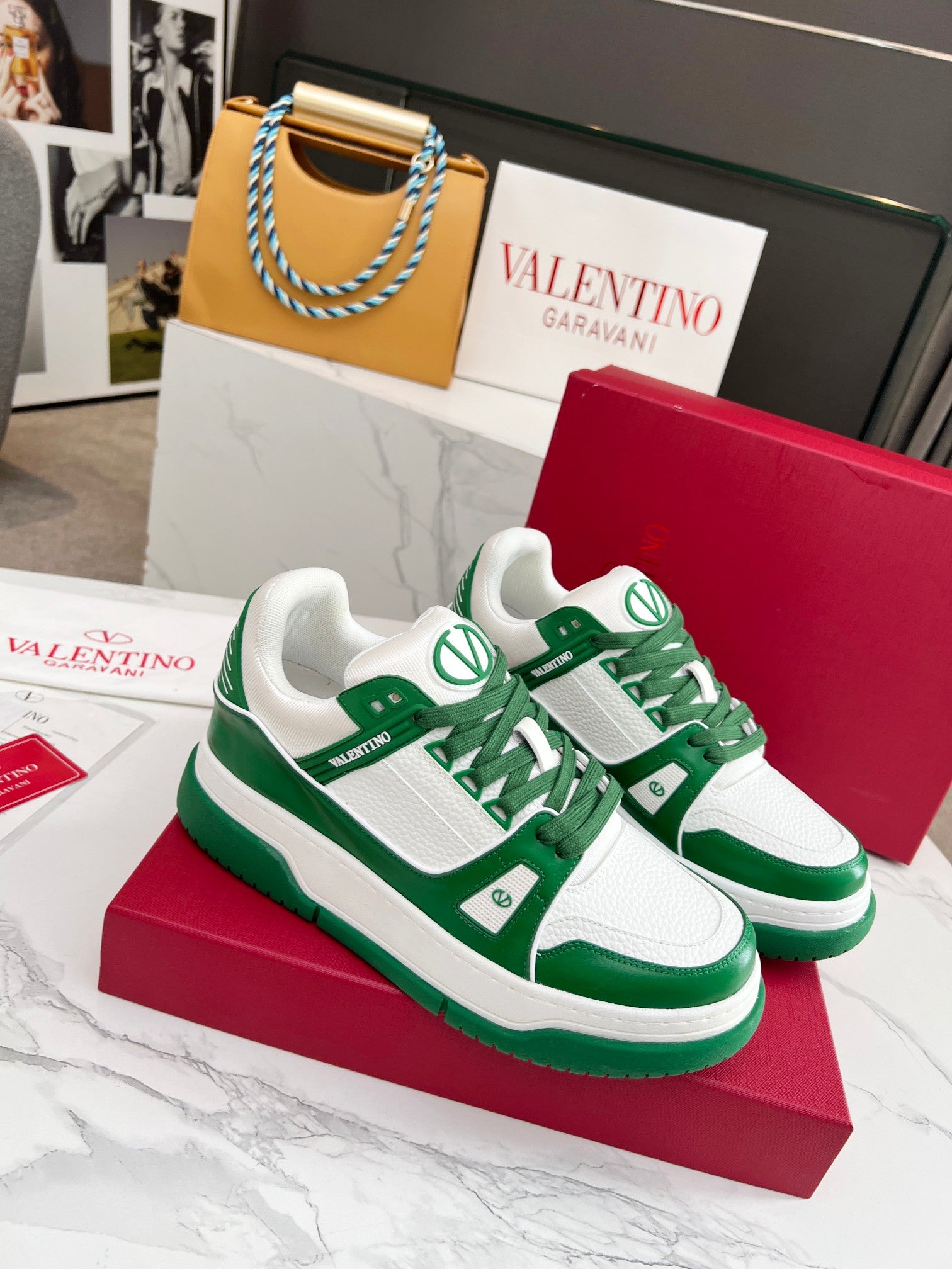 LuxluxHouse Best Quality Shoes Valentino