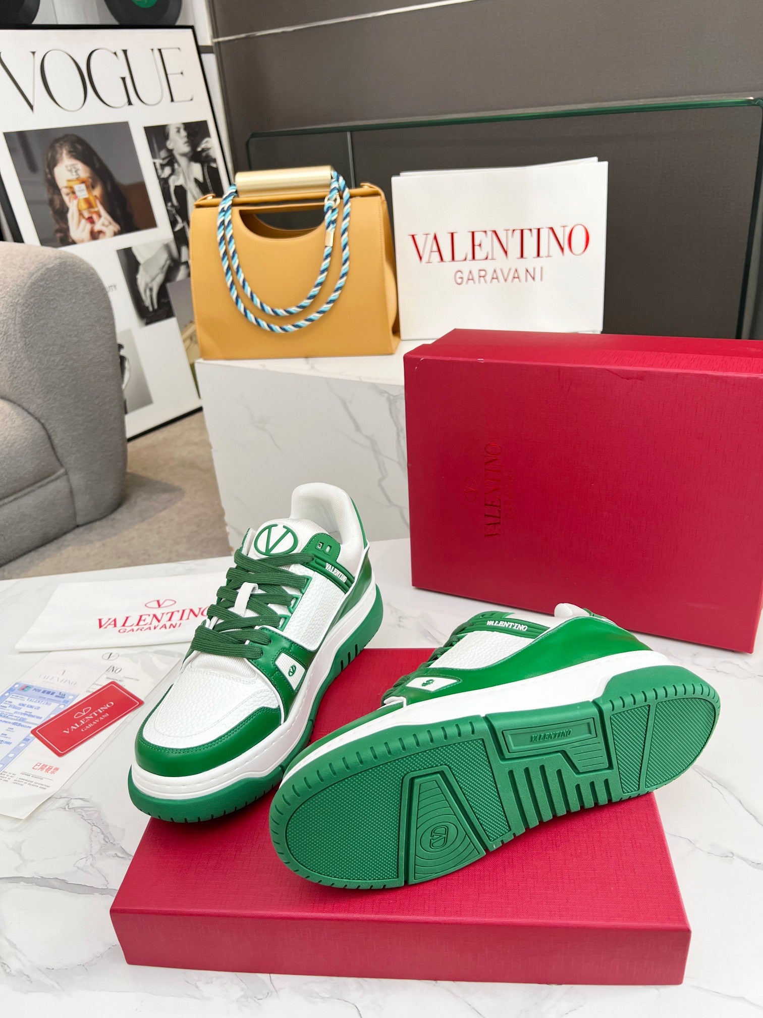 LuxluxHouse Best Quality Shoes Valentino