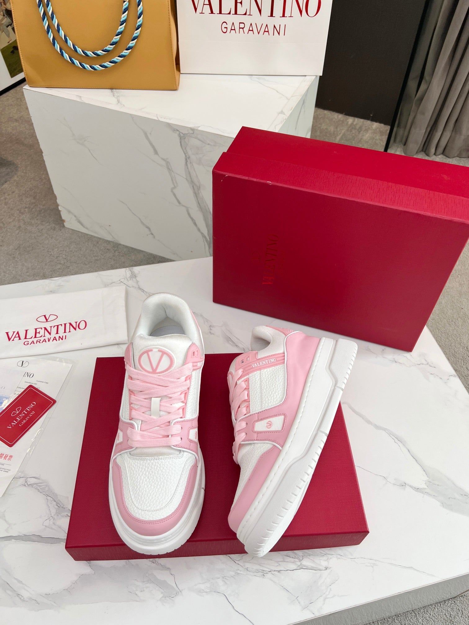 LuxluxHouse Best Quality Shoes Valentino