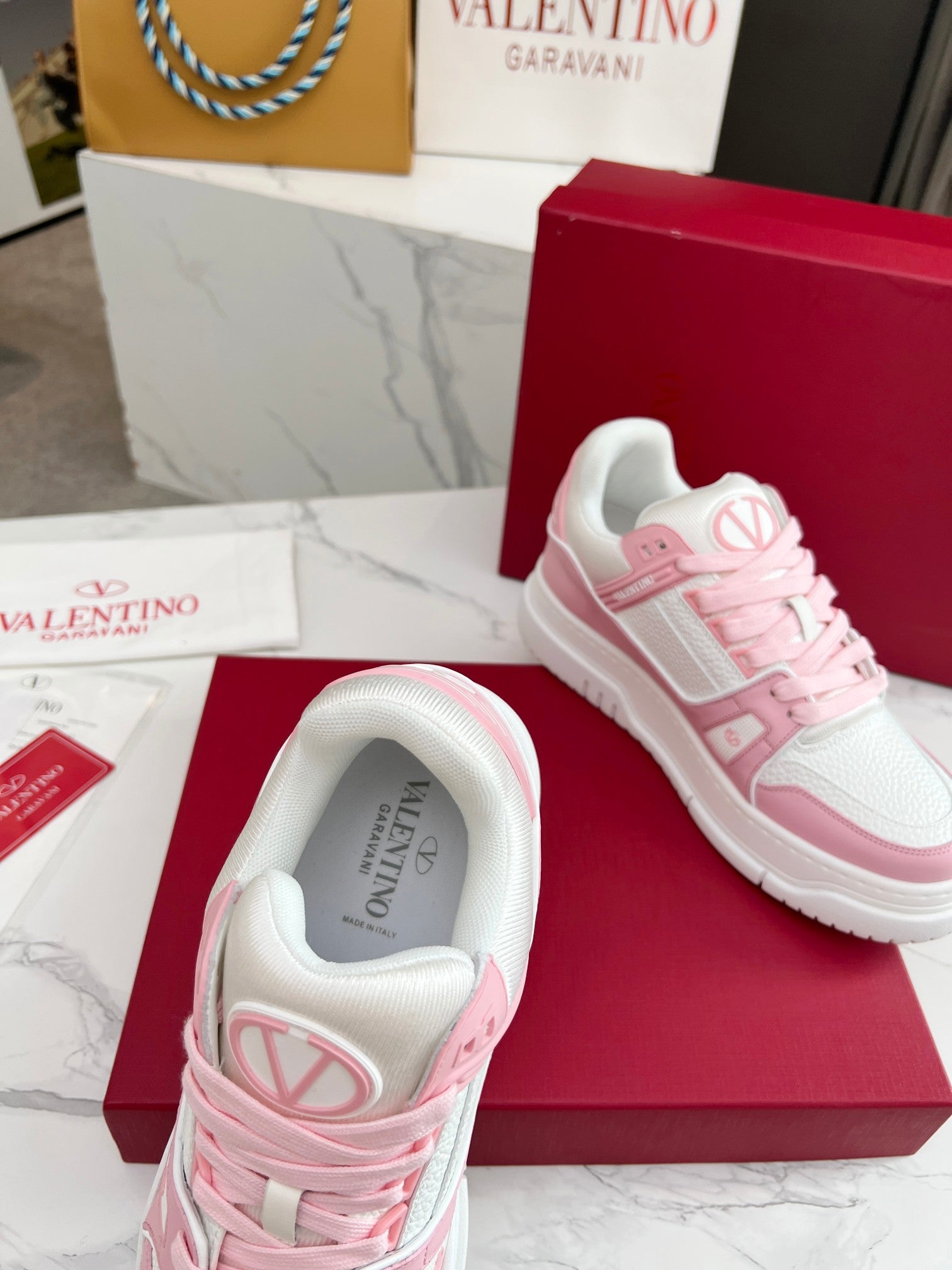 LuxluxHouse Best Quality Shoes Valentino