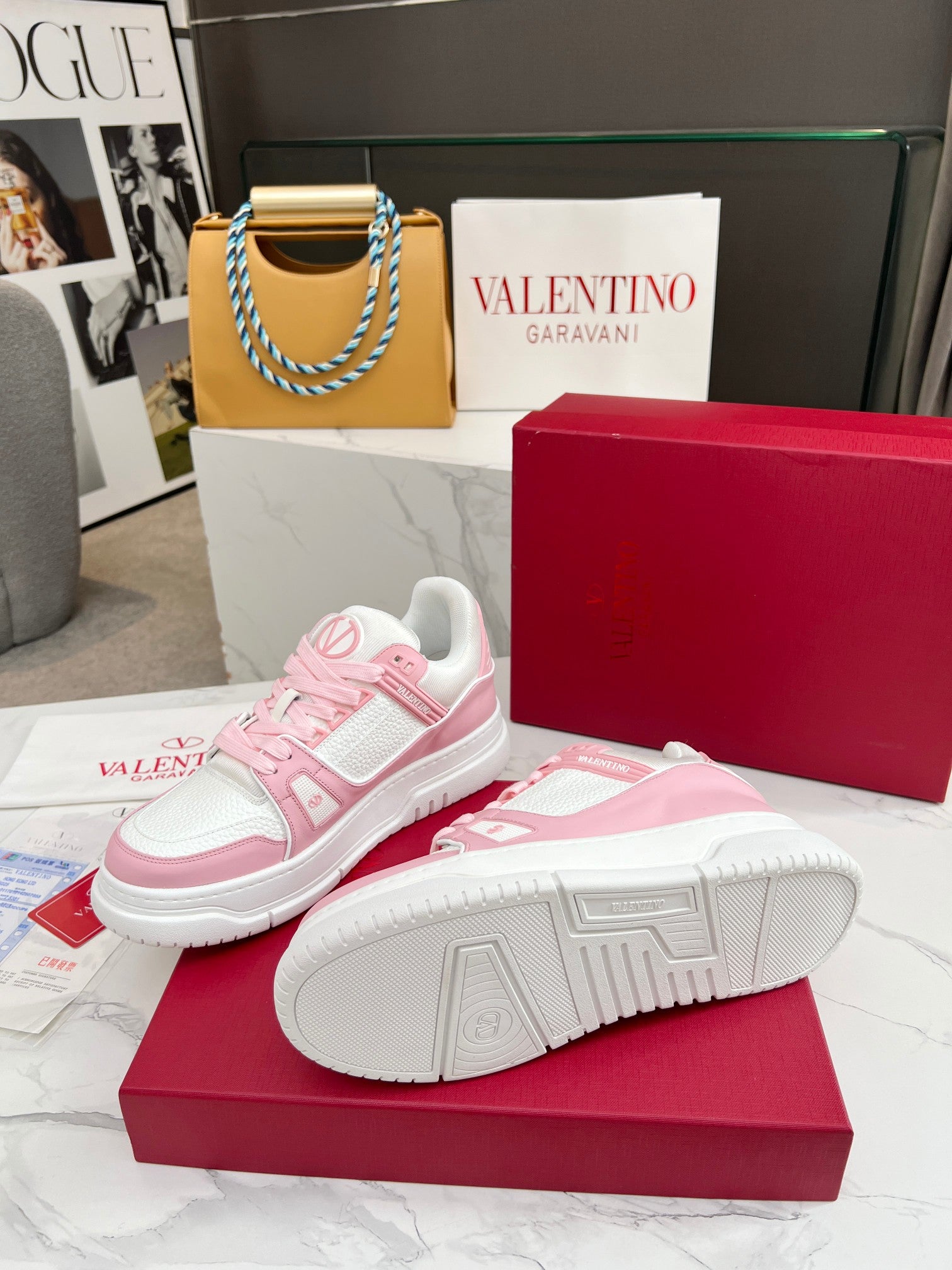 LuxluxHouse Best Quality Shoes Valentino