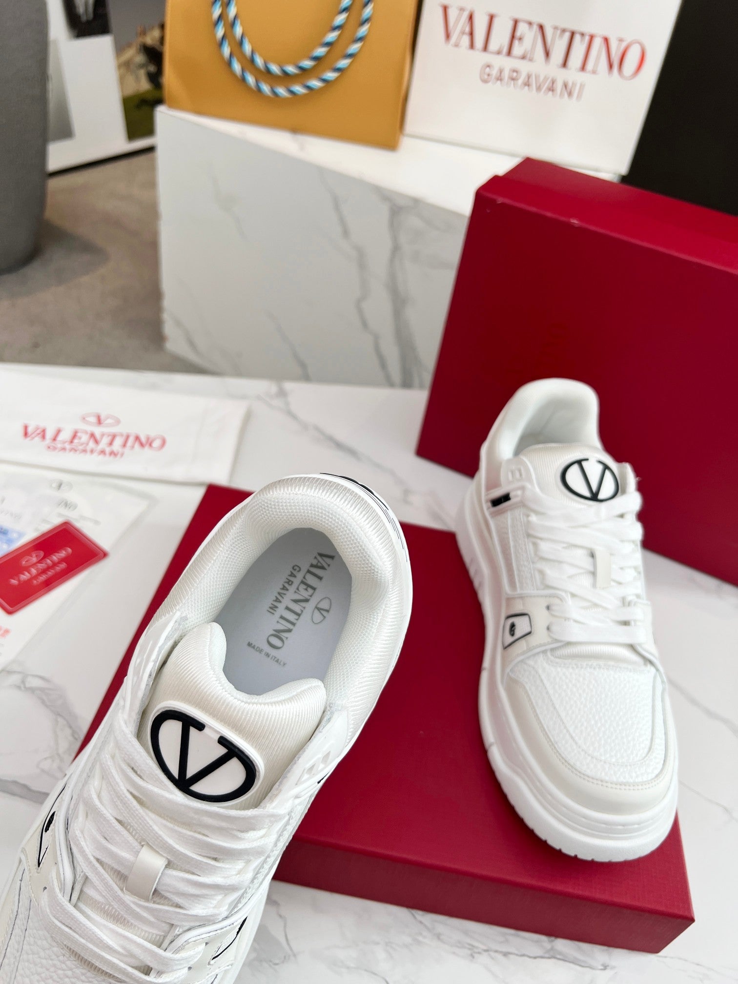 LuxluxHouse Best Quality Shoes Valentino