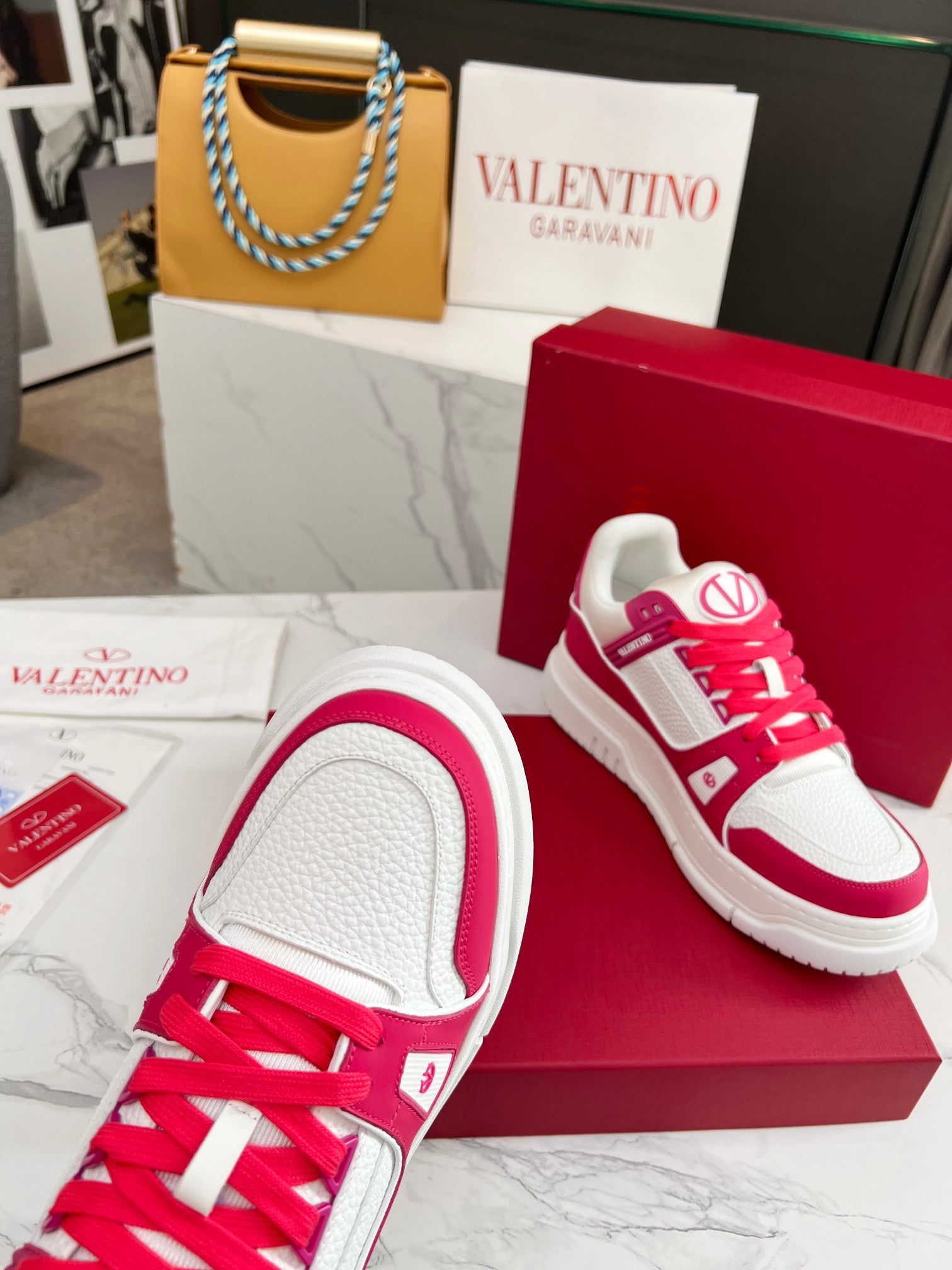 LuxluxHouse Best Quality Shoes Valentino
