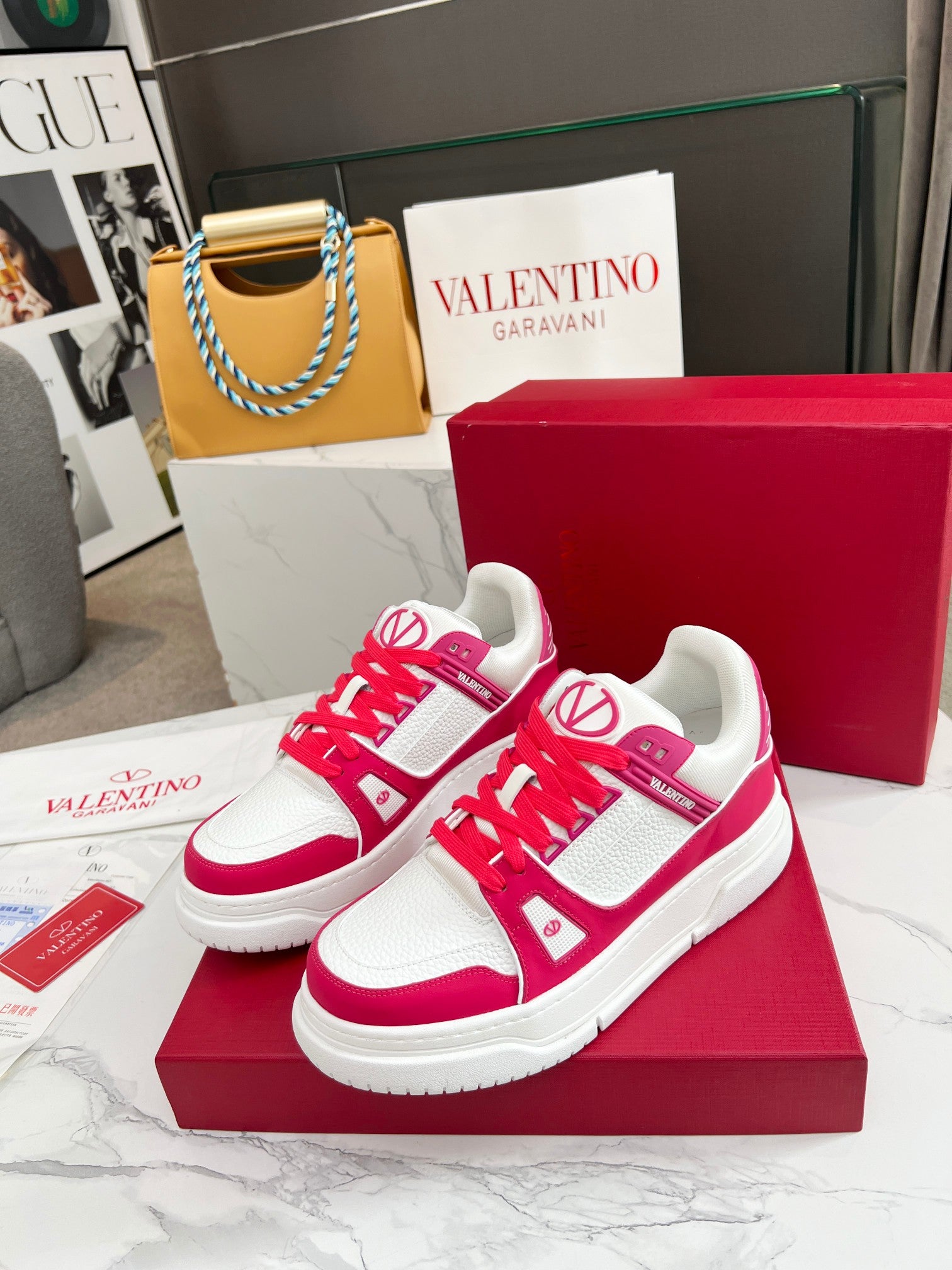 LuxluxHouse Best Quality Shoes Valentino