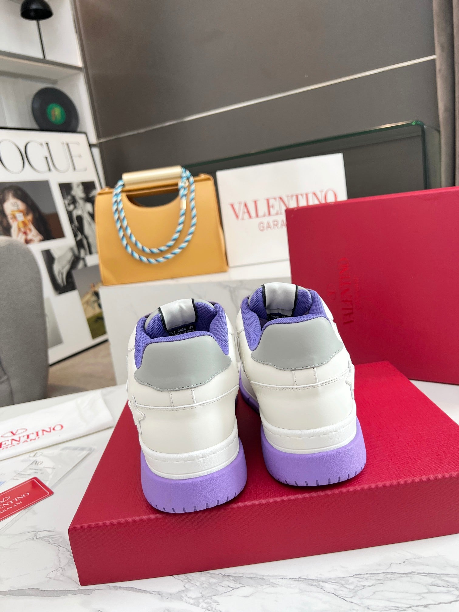 LuxluxHouse Best Quality Shoes Valentino