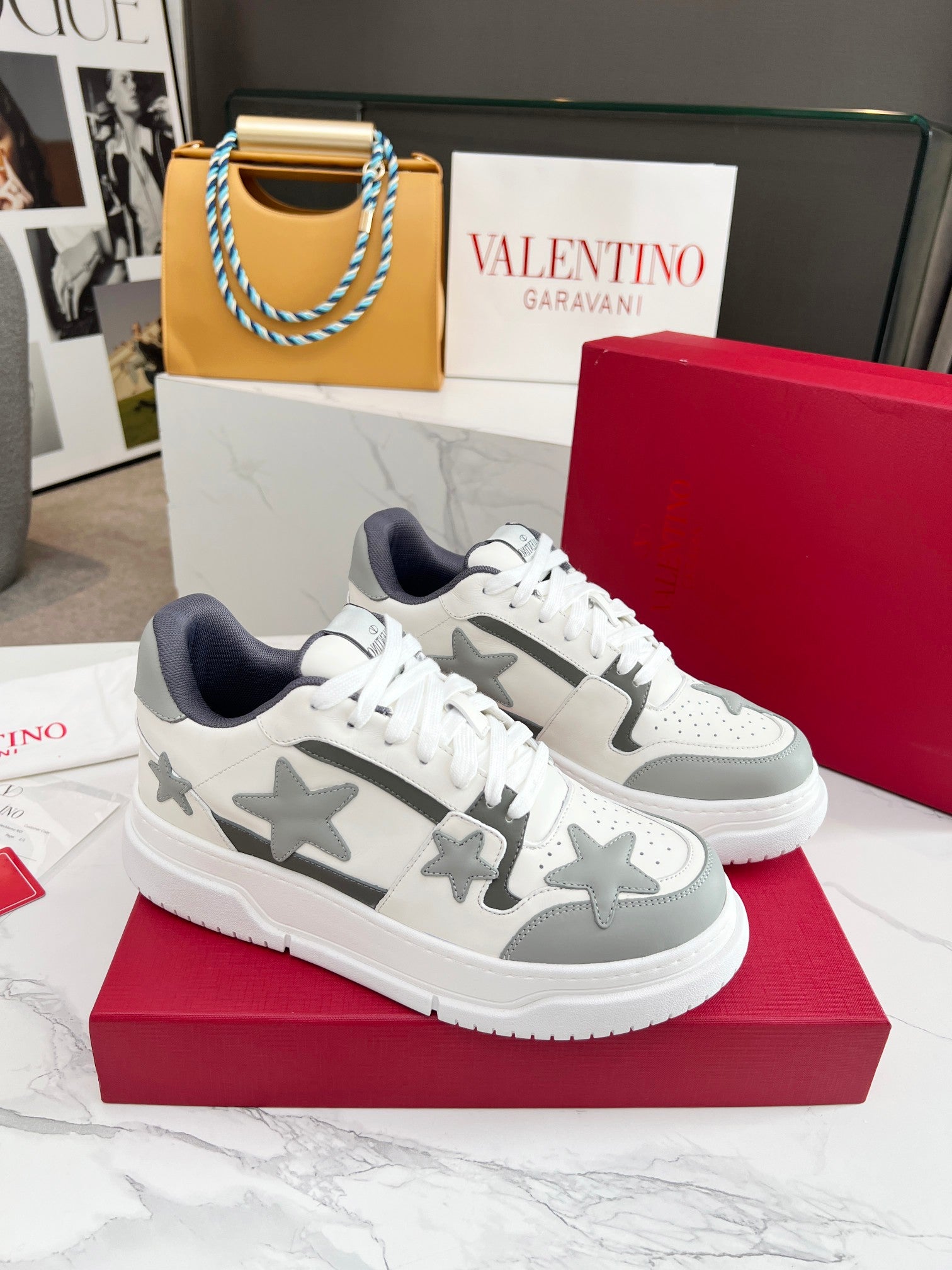 LuxluxHouse Best Quality Shoes Valentino